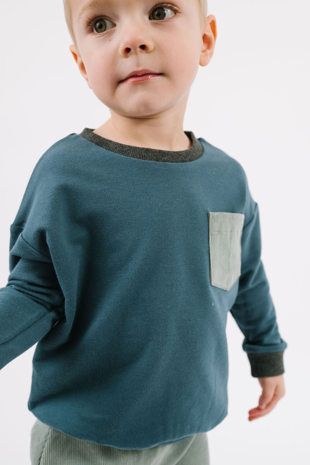 Stylish Bluegrass Bamboo Modern Sweatshirt - Eco-Friendly Comfort Wear for Casual Outings & Lounge Relaxation