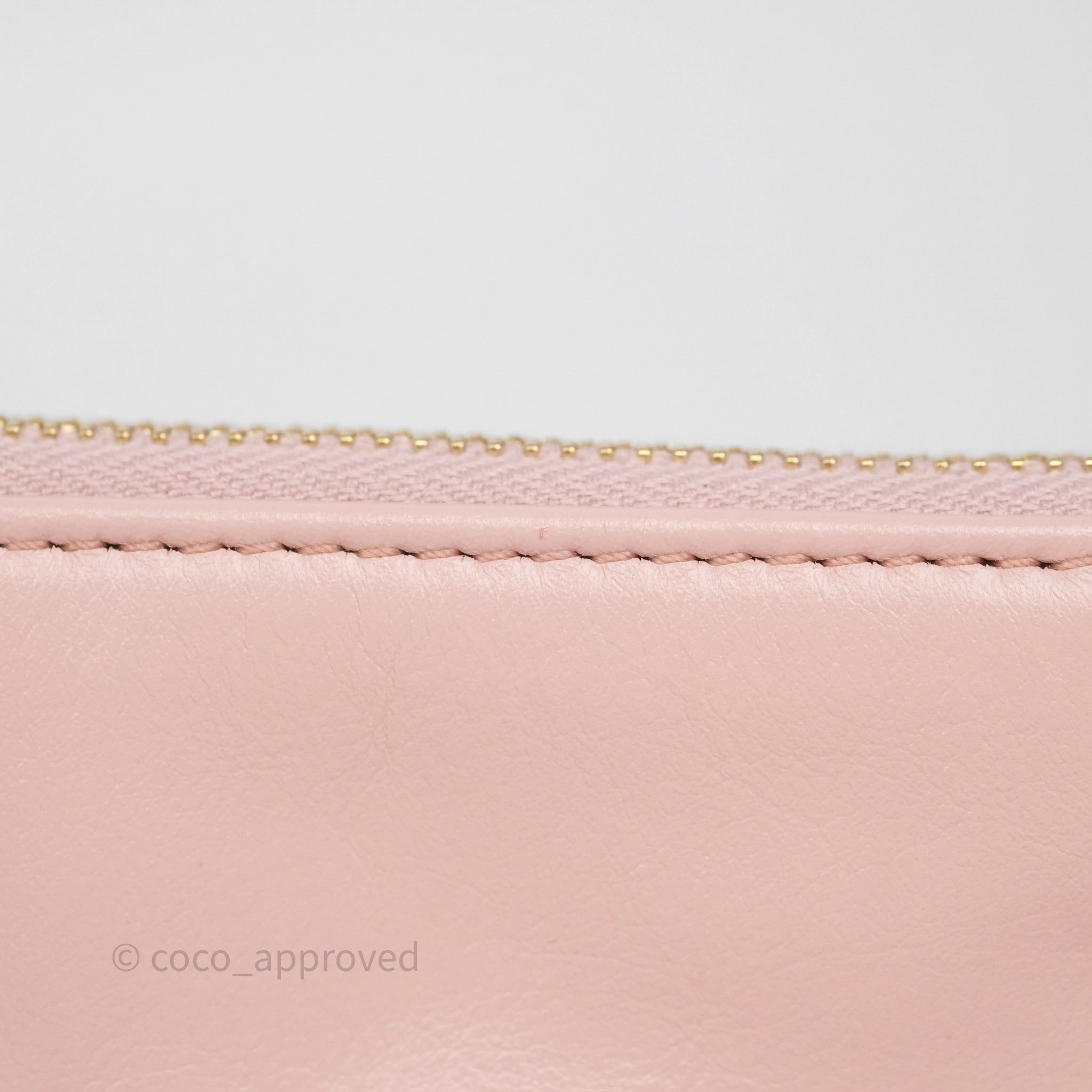Chanel 22 Medium Handbag in Pink Crumpled Calfskin with Aged Gold Hardware - Luxury Crossbody Bag for Women, Perfect for Date Night & Special Occasions