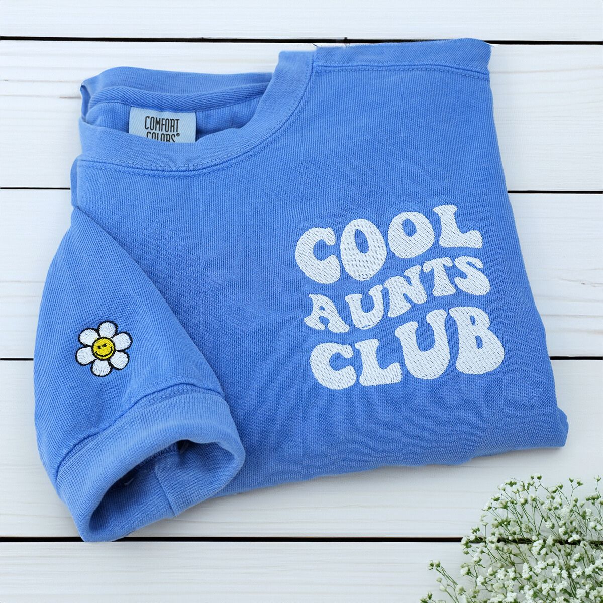 Custom Embroidered Cool Aunts Club Sweatshirt & T-Shirt with Niece/Nephew Name on Sleeve - Personalized Gift for Aunt | Perfect for Family Reunions, Birthday Presents & Aunt Appreciation