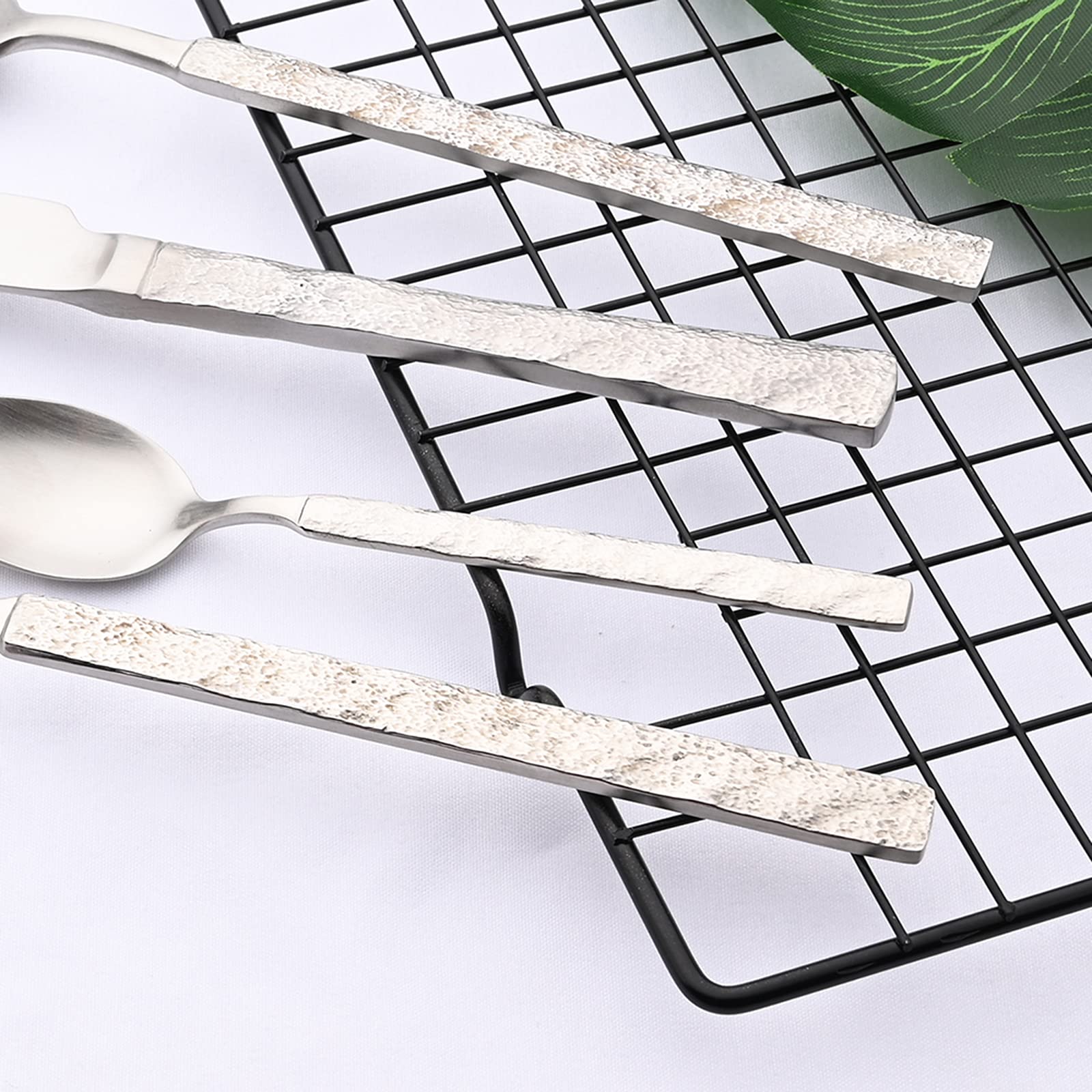Premium 6-Piece Hammered Dinner Knife Set - 304 Stainless Steel Flatware with Mirror Polish - 9.13
