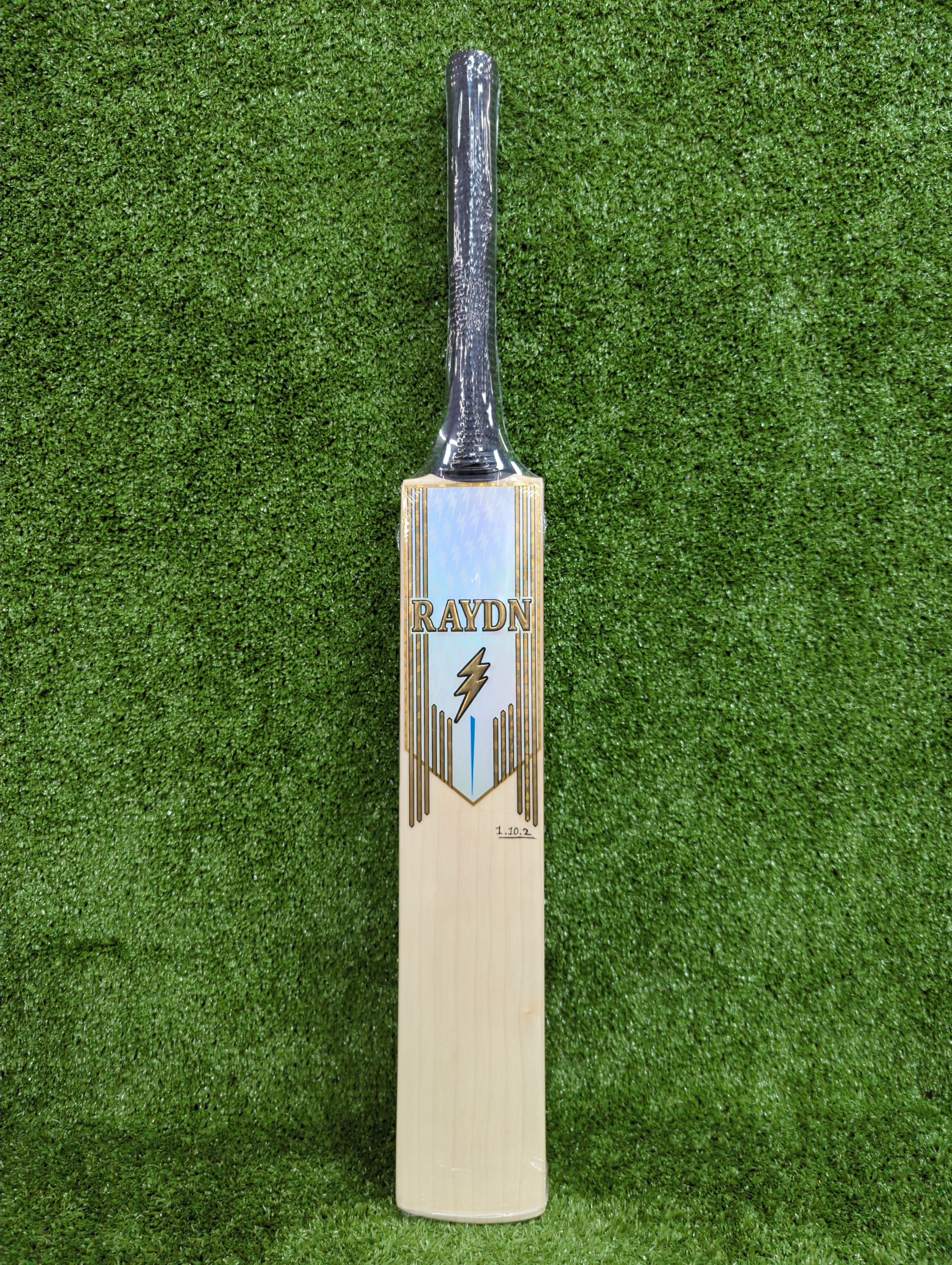 Premium English Willow Cricket Bat for Juniors & Youth - Lightweight & Durable for Training & Matches - Perfect for School, Club, and Competitive Play