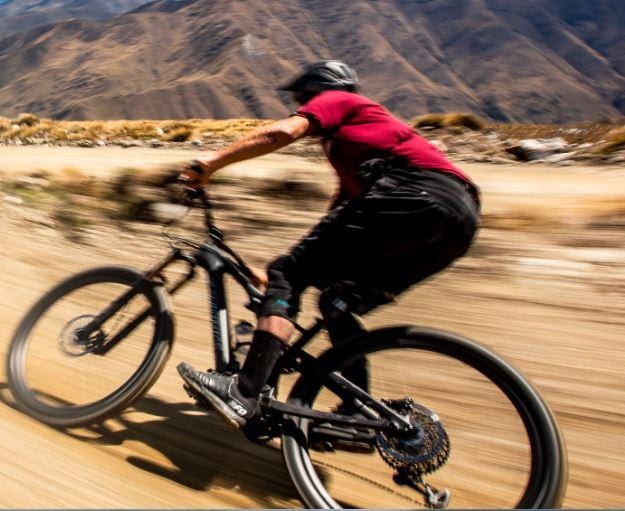 Specialized Turbo Levo 3 Expert Electric Mountain Bike - High-Performance Full Suspension eBike for Trail Riding & Off-Road Adventures