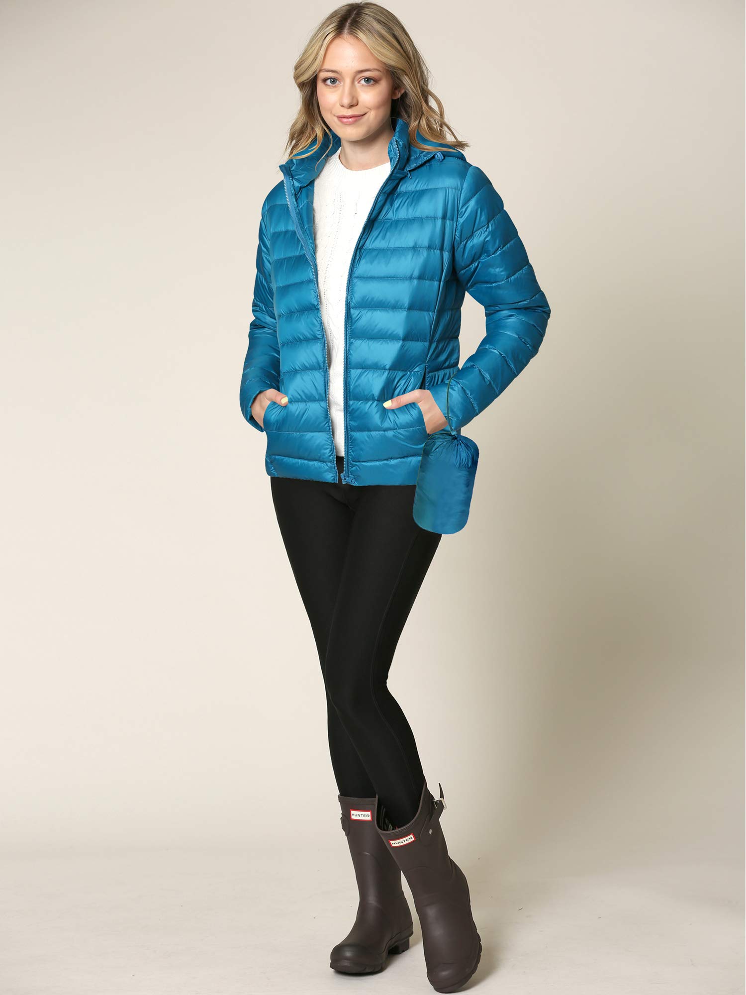 CTC Women's Ultra Lightweight Packable Down Jacket with Removable Hood - Warm Winter Coat for Outdoor Activities, Travel & Hiking