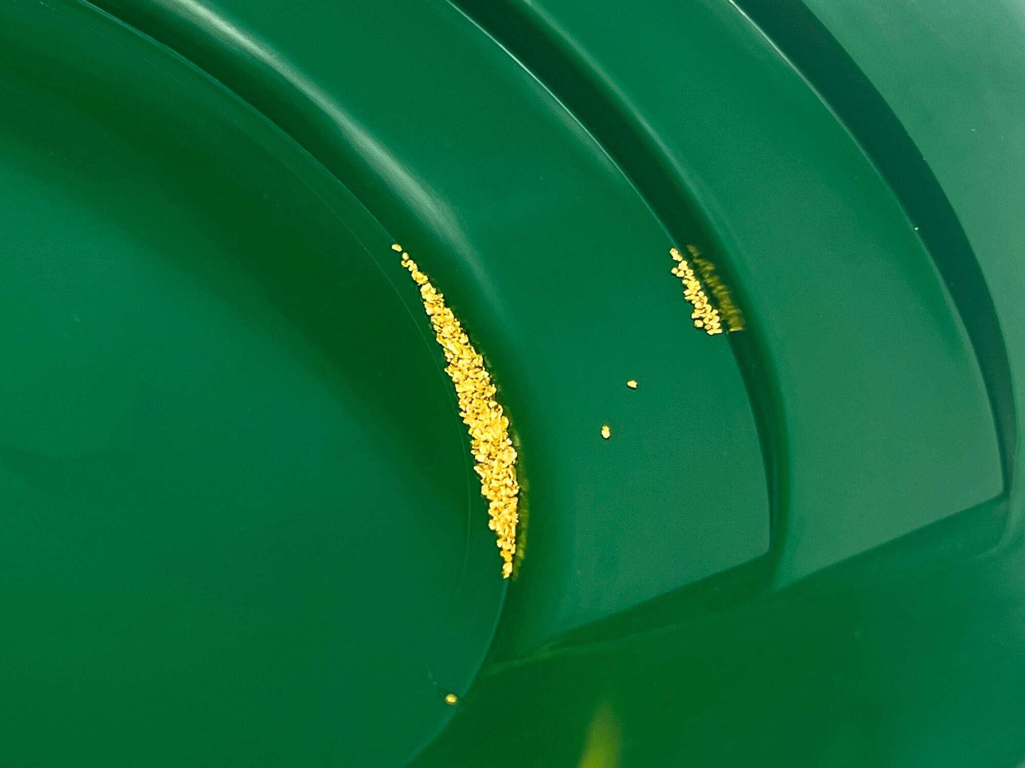 **Sluice Fox Gold Panning Kit for Beginners - 3 Size Gold Pans with Dual Riffles, Pay Dirt Sand Scoop - Complete Prospecting Starter Set for Kids & Adults - Perfect for Outdoor Adventures & Treasure Hunting**
