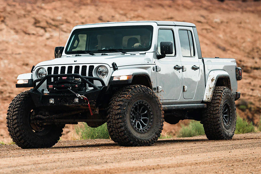Jeep Gladiator JT 3.6L AccuAir Air Suspension 4 Inch Lift Kit - Off-Road Performance Upgrade for Adventure & Rock Crawling