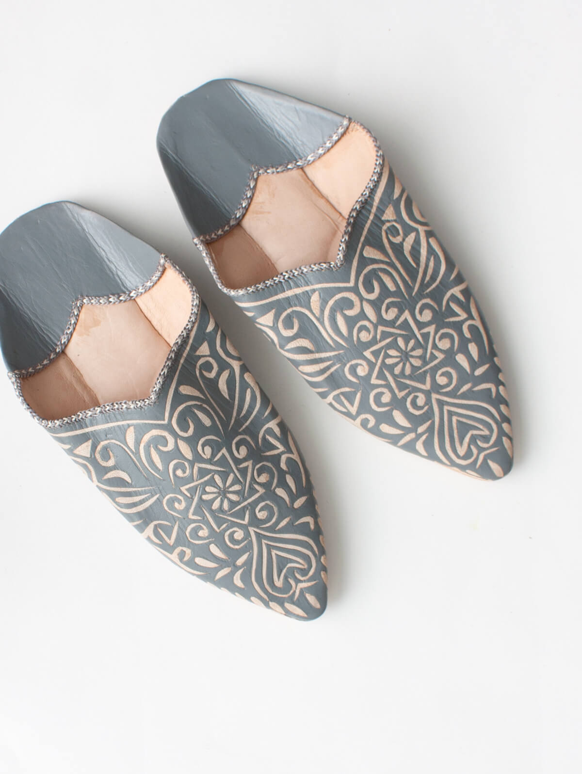 Authentic Moroccan Decorative Babouche Slippers for Women & Men - Soft Grey Leather House Shoes | Perfect for Home, Lounge & Cultural Fashion