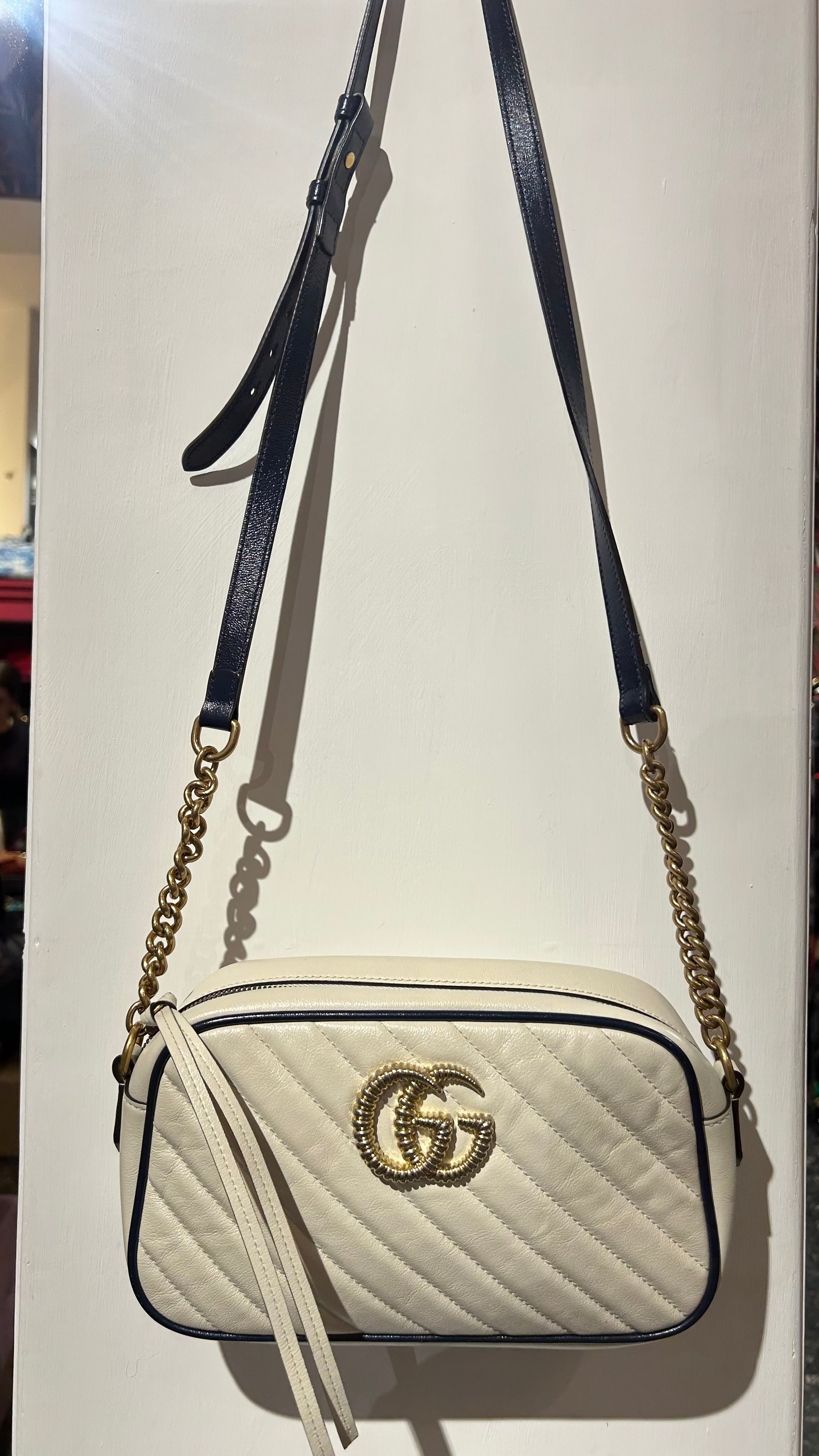 Gucci White Crossbody Bag for Women - Stylish Leather Shoulder Purse for Everyday Use, Travel & Shopping