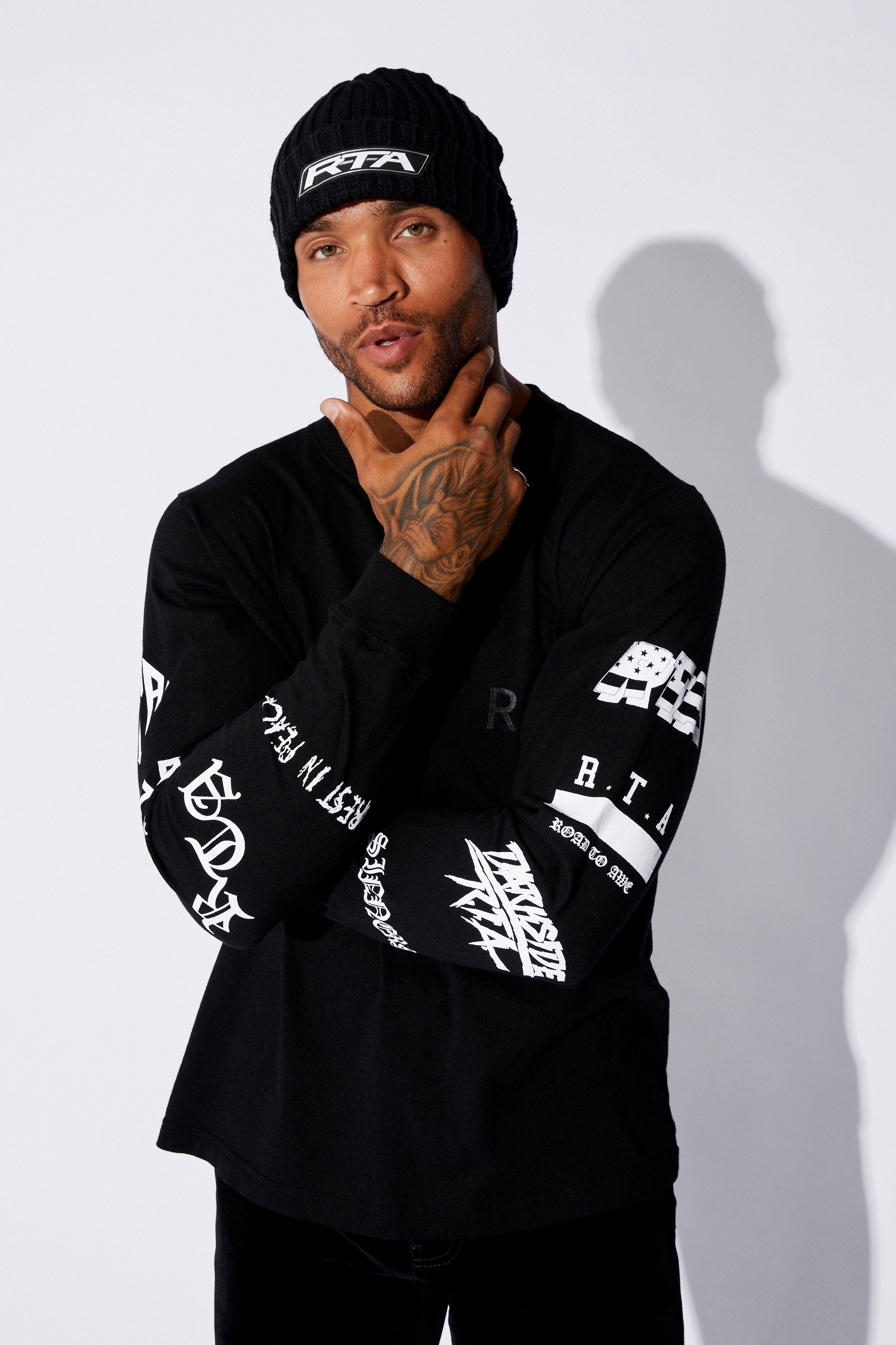 Best Long Sleeve T-Shirt for Men & Women | Soft Cotton Black Basic Tee | Casual Wear, Layering, Everyday Outfit