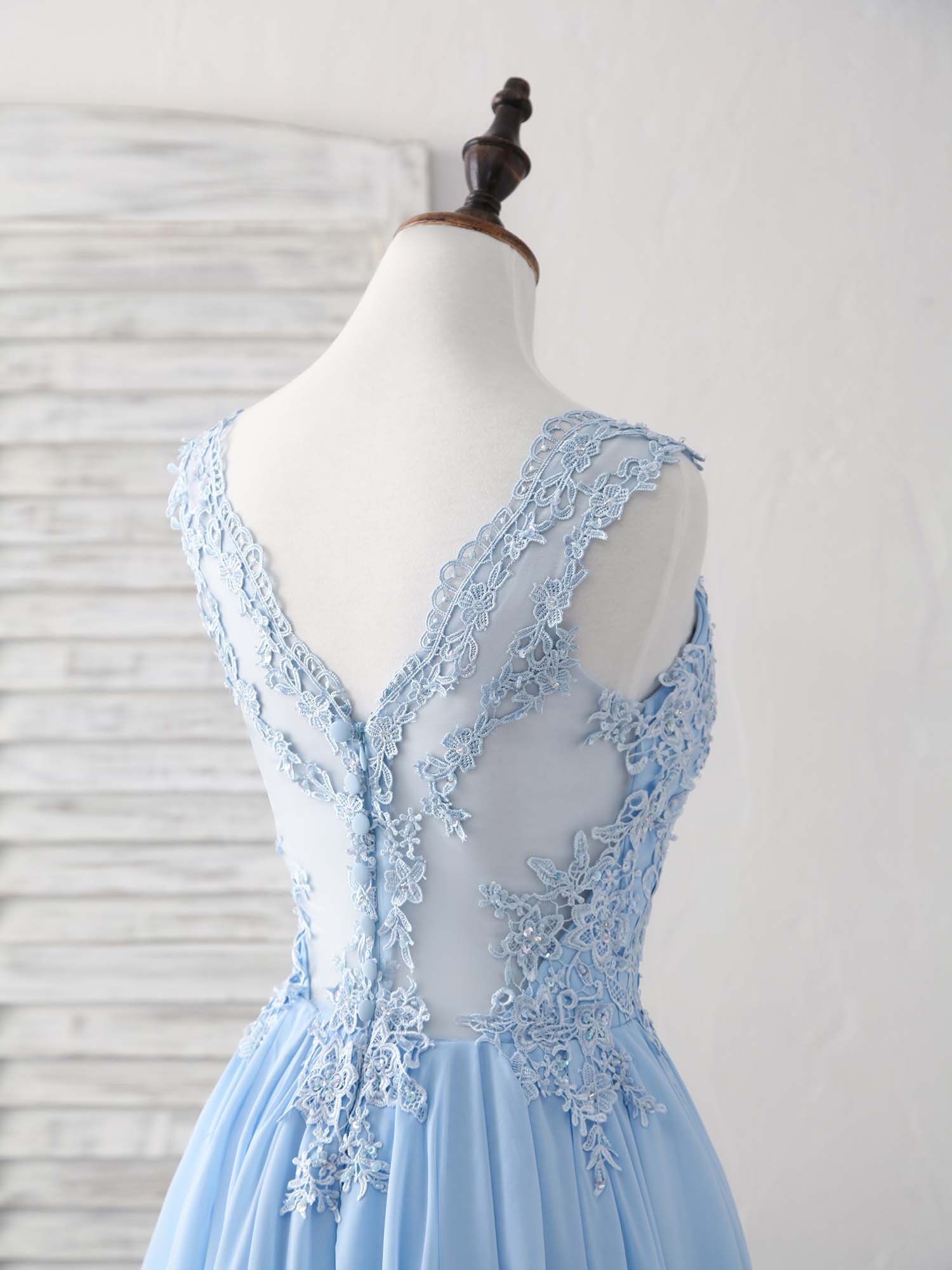 Elegant Blue V-Neck Chiffon Long Prom Dress with Lace Applique - Perfect for Bridesmaids, Formal Events & Evening Parties