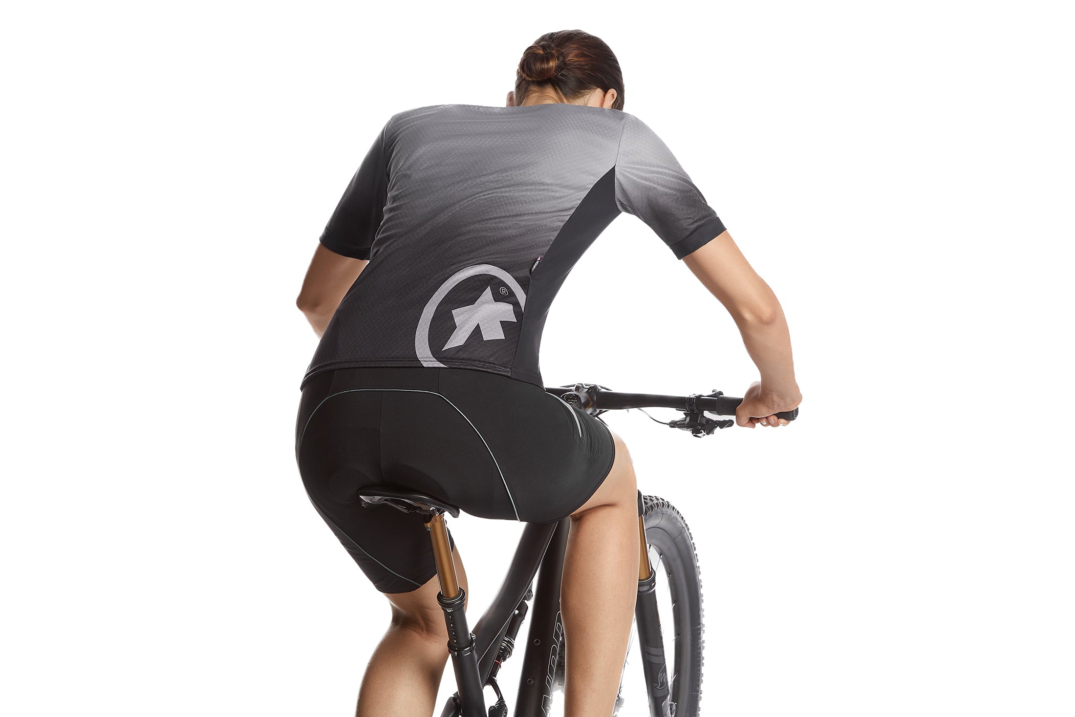 ASSOS Trail Women's Cycling Jersey T3 - Lightweight & Breathable Mountain Bike Shirt for Outdoor Adventures & Trail Riding