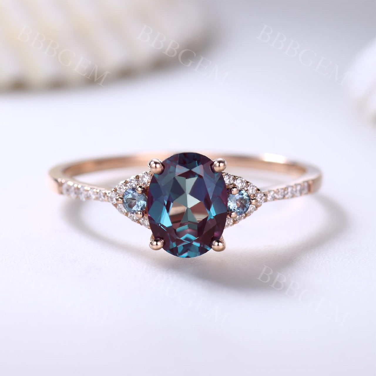 6x8mm Oval Cut Alexandrite Diamond Engagement Ring in Yellow Gold | Color Changing Gemstone for Proposals, Anniversaries & Special Occasions