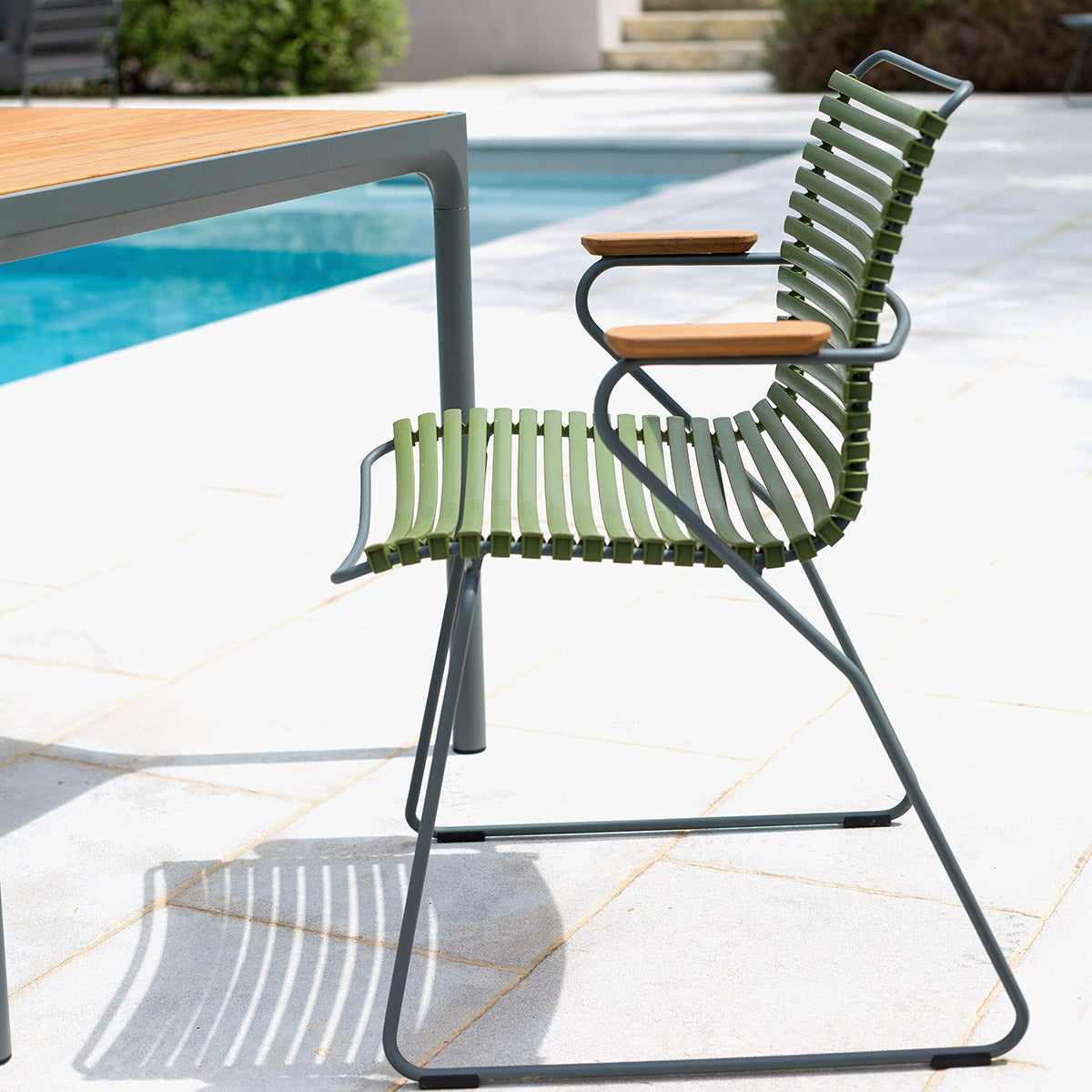 Click Outdoor Dining Chair with Armrest - Patio, Garden, Poolside & Backyard - Weather-Resistant & Comfortable for Outdoor Entertaining