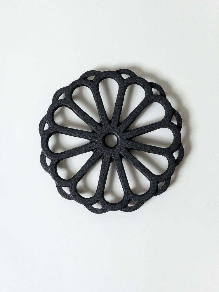 Iwachu Cast Iron Trivet Kiku - Japanese Traditional Handcrafted Iron Pot Stand for Hot Pots & Pans - Perfect for Kitchen, Dining Table & Outdoor Cooking