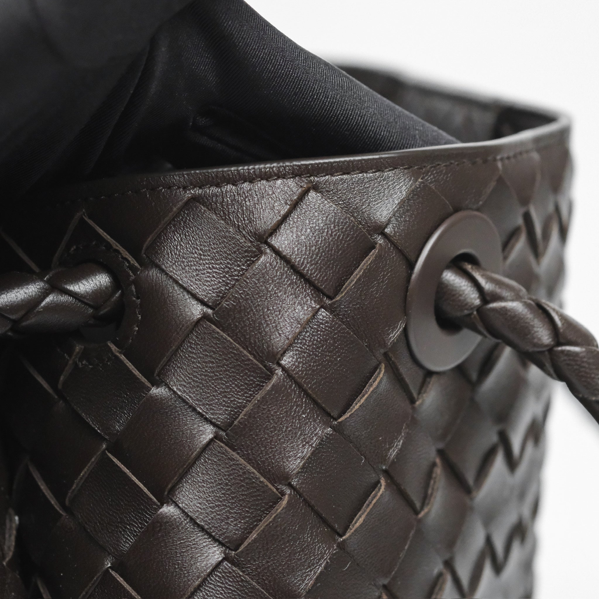 Bottega Veneta Medium Andiamo Bag in Fondant Brown - Intrecciato Lambskin Leather Crossbody Shoulder Bag for Women | Perfect for Work, Travel & Everyday Luxury
