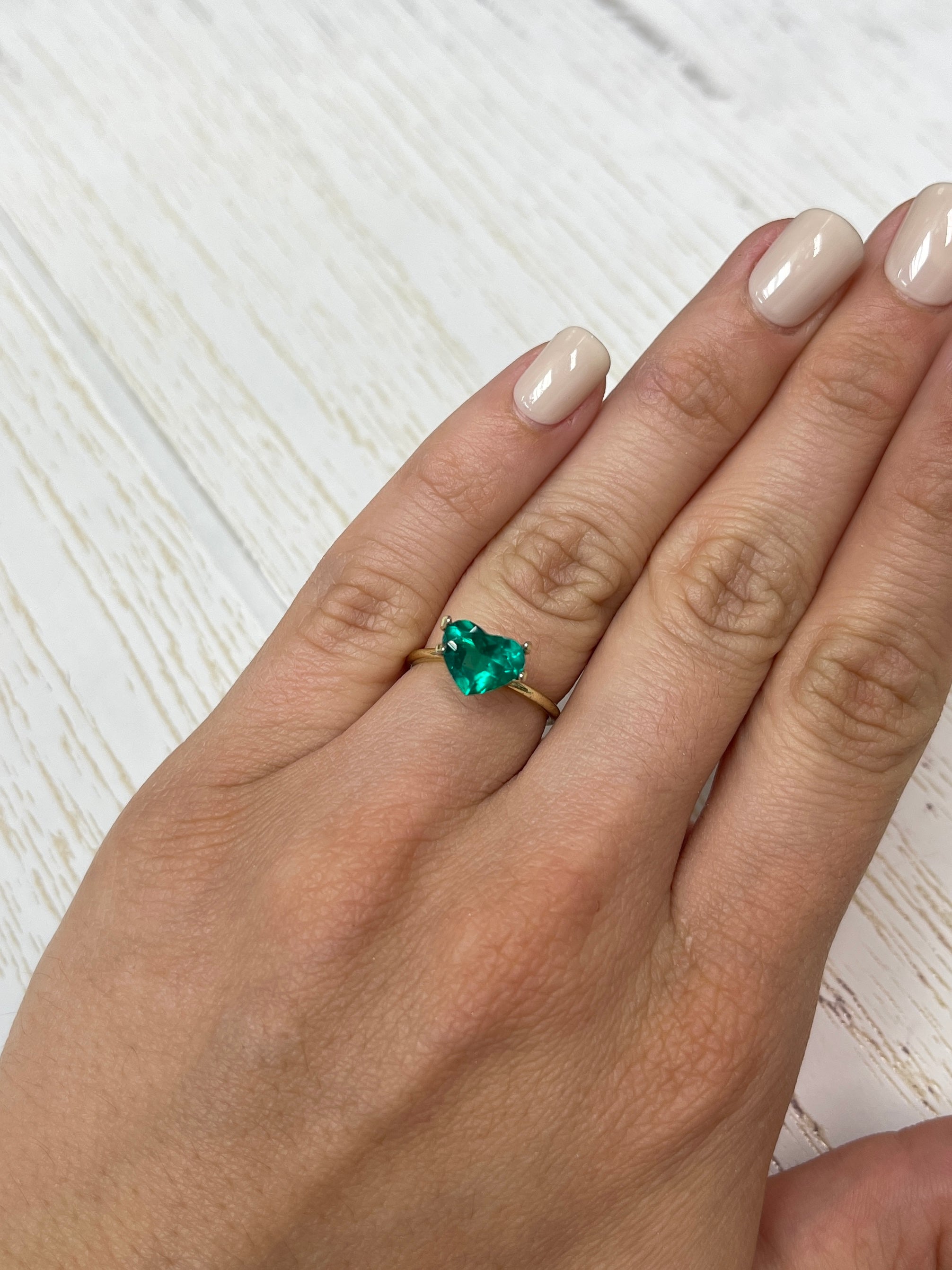 1.55 Carat Vivid Muzo Green Natural Loose Colombian Emerald Heart Cut Gemstone - Perfect for Engagement Rings, Fine Jewelry & Luxury Gifts