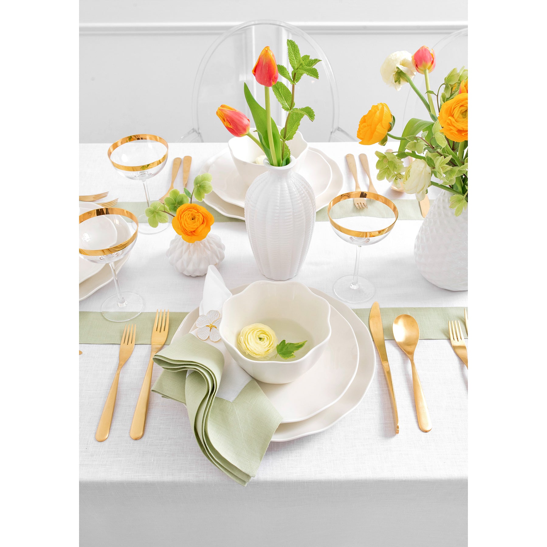 Elegant Contempo Napkins - Set of 4 Premium Cotton Dinner Napkins for Formal Dining, Parties & Special Occasions
