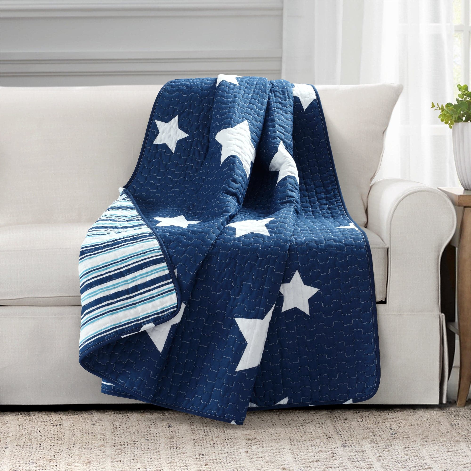 Star Reversible Cotton Throw Blanket - Soft & Cozy Double-Sided Design for Couch, Bed & Sofa - Perfect for Home Decor, Gifts & Winter Warmth