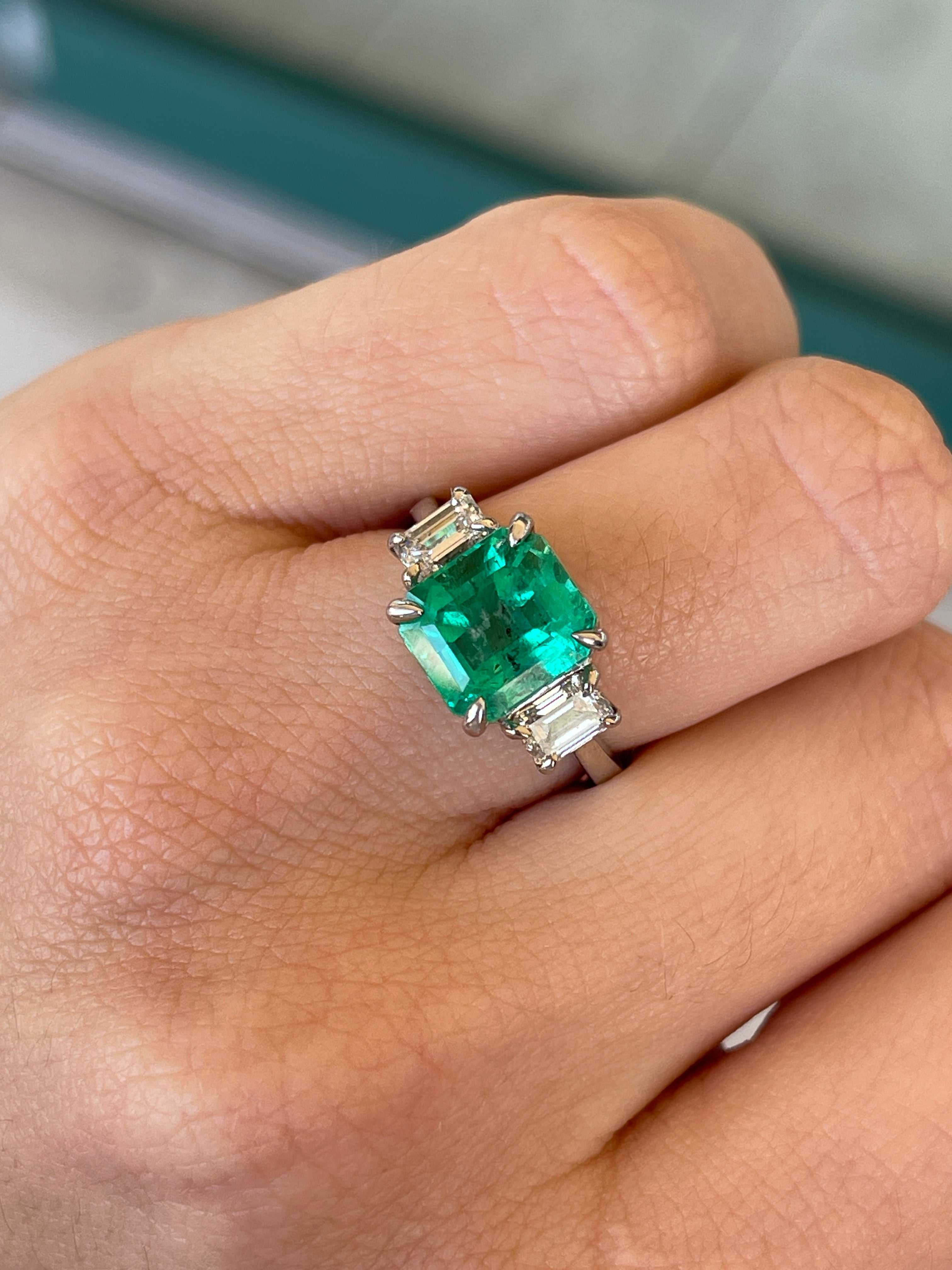 5.10tcw 18K Gold Vivid Green Colombian Emerald & Diamond Three Stone Prong Set Ring for Women - Perfect for Engagement, Anniversary & Special Occasions