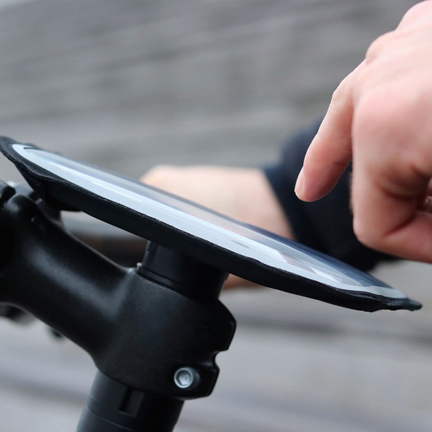 **Magnetic Bike Phone Holder - Anti-Vibration, Waterproof, 360° Adjustable for iPhone & Android - Perfect for Cycling, Commuting & Outdoor Adventures**
