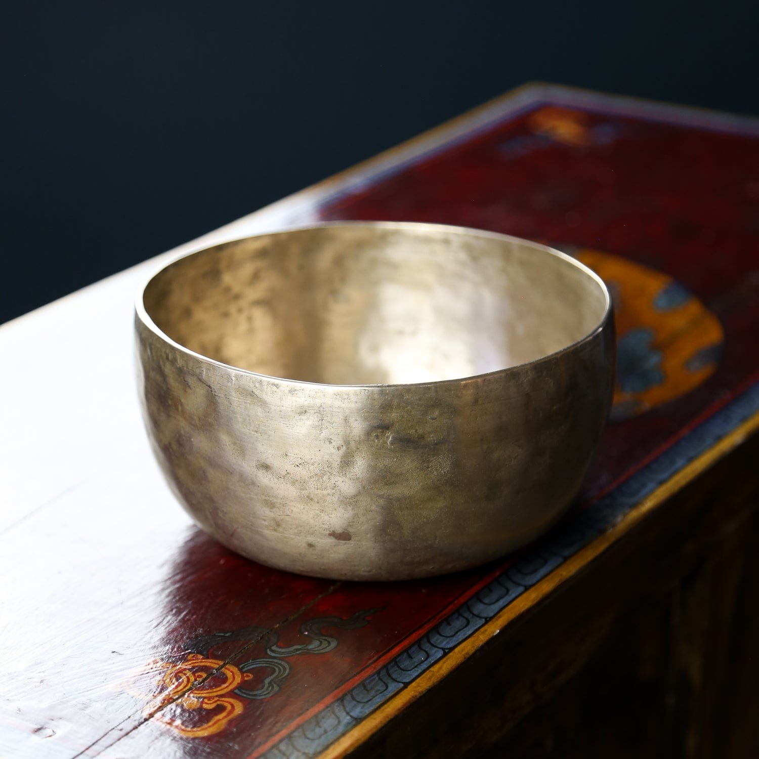 Handcrafted Antique Tibetan Singing Bowl for Meditation, Yoga & Relaxation - Perfect for Stress Relief, Mindfulness & Spiritual Healing