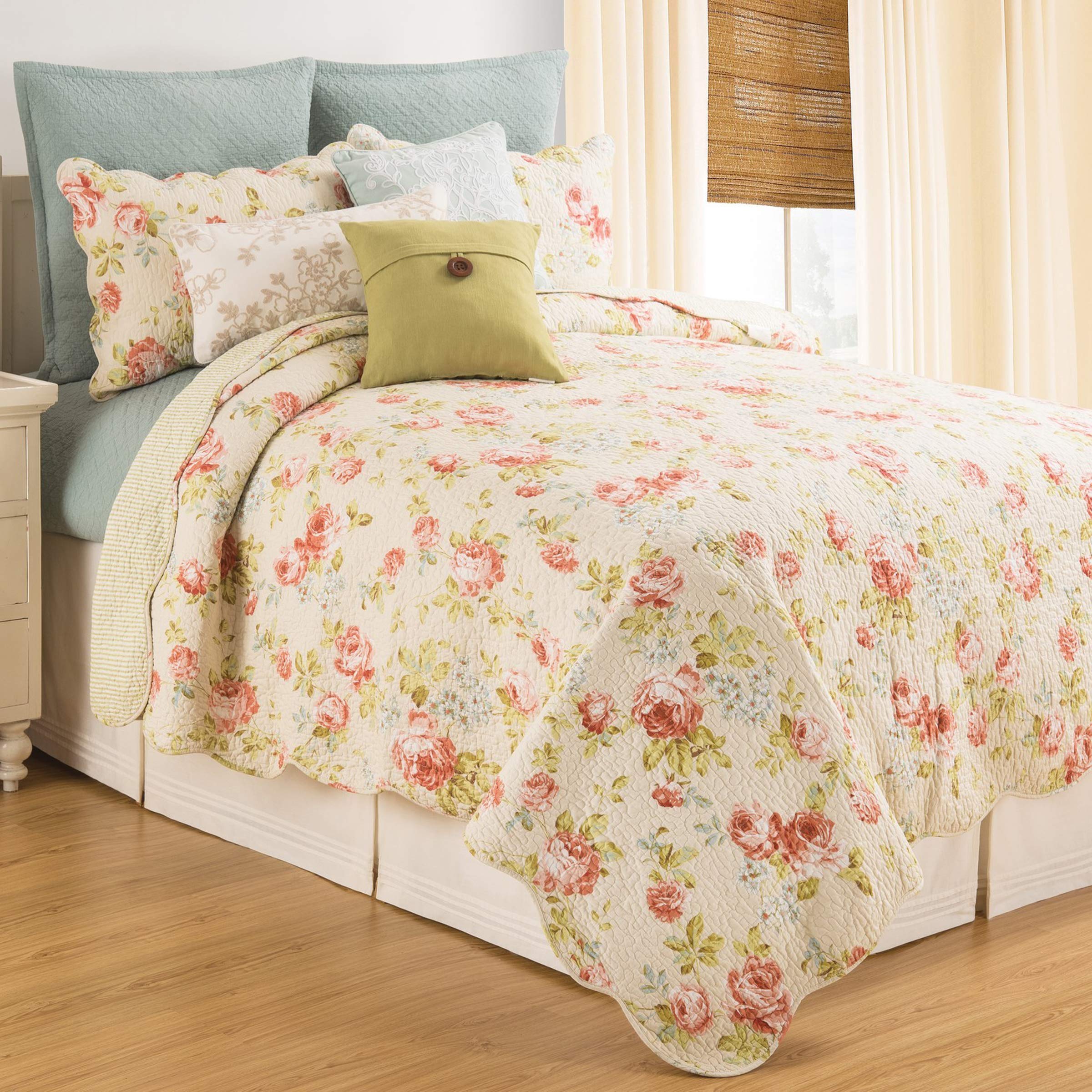 Whitney Floral Reversible Quilt Set - Full/Queen Size, Lightweight & Machine Washable Bedspread Coverlet in Beige - Perfect for Spring & Summer Bedding, Guest Rooms, and Cozy Home Decor