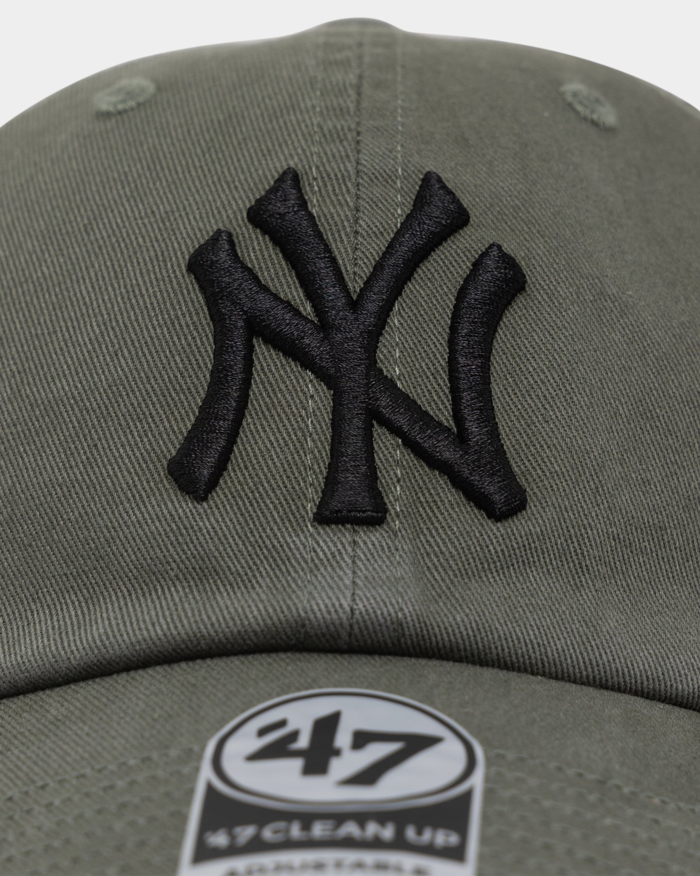 47 Brand New York Yankees 47 Clean Up Strapback Adjustable Hat - Official MLB Licensed Baseball Cap for Men & Women - Perfect for Games, Sports & Casual Wear