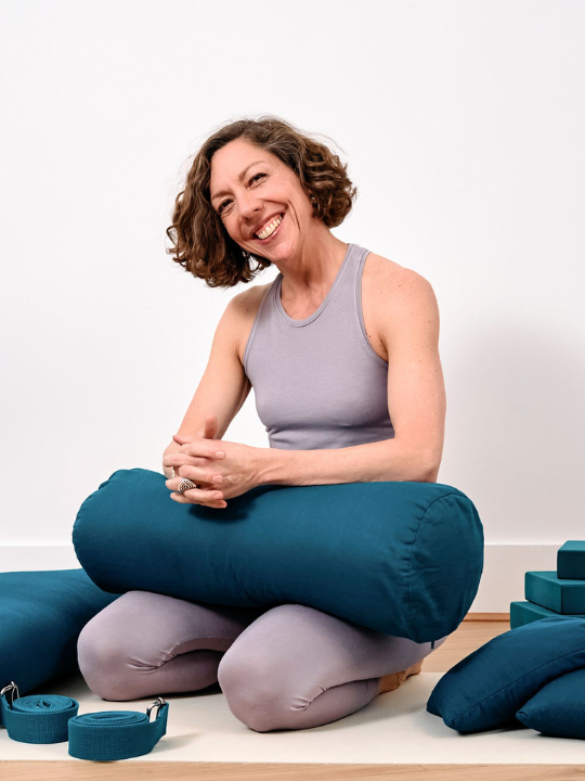 Anna Ashby Online Course: The Art of Rest and Recovery - Yoga & Meditation for Stress Relief & Better Sleep | Home Wellness Program
