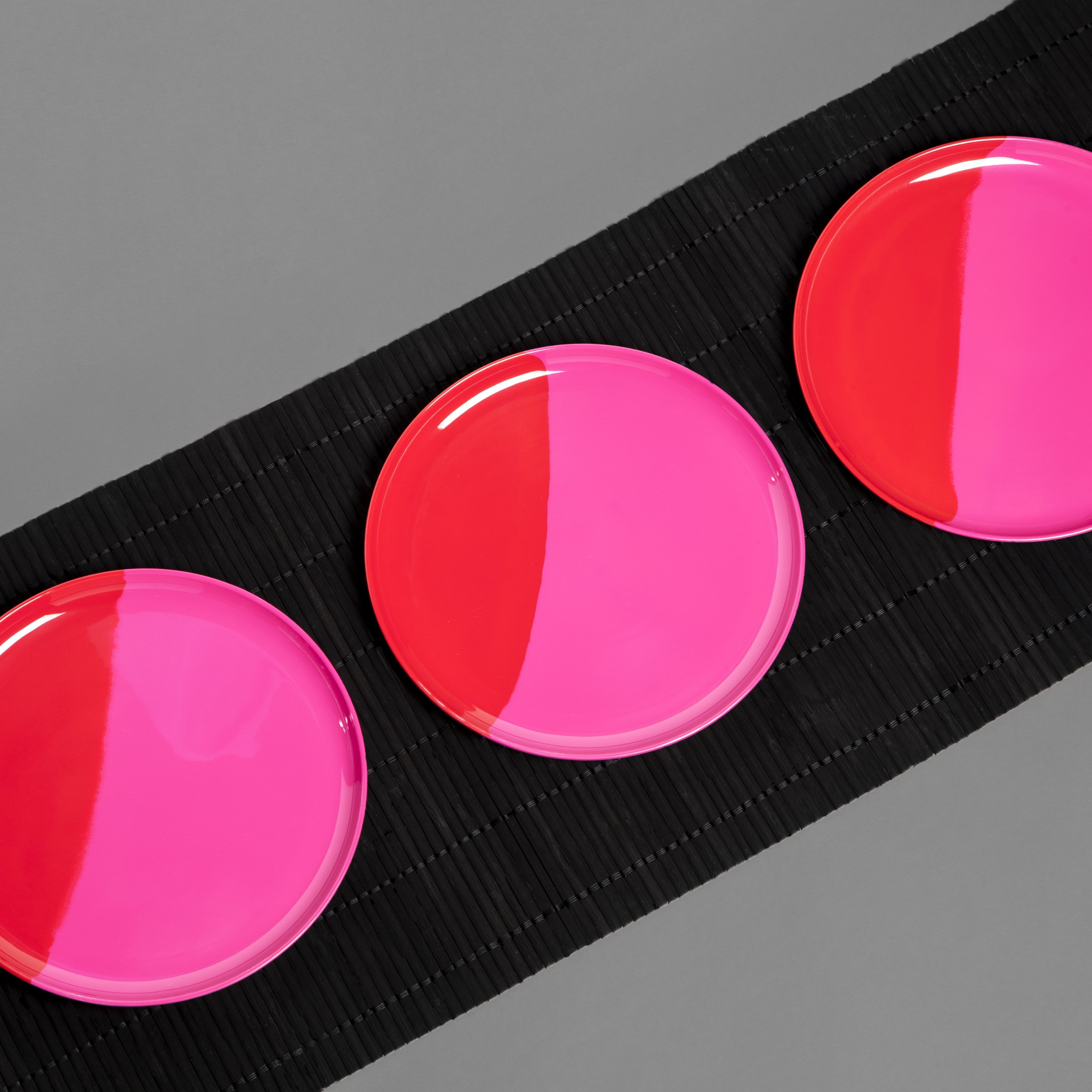 1/2 & 1/2 Melamine Dinner Plates Set of 4 - Fuchsia & Red Durable Plastic Plates for Outdoor Dining, Picnics & Parties - Exclusive Design by Thomas Fuchs Creative