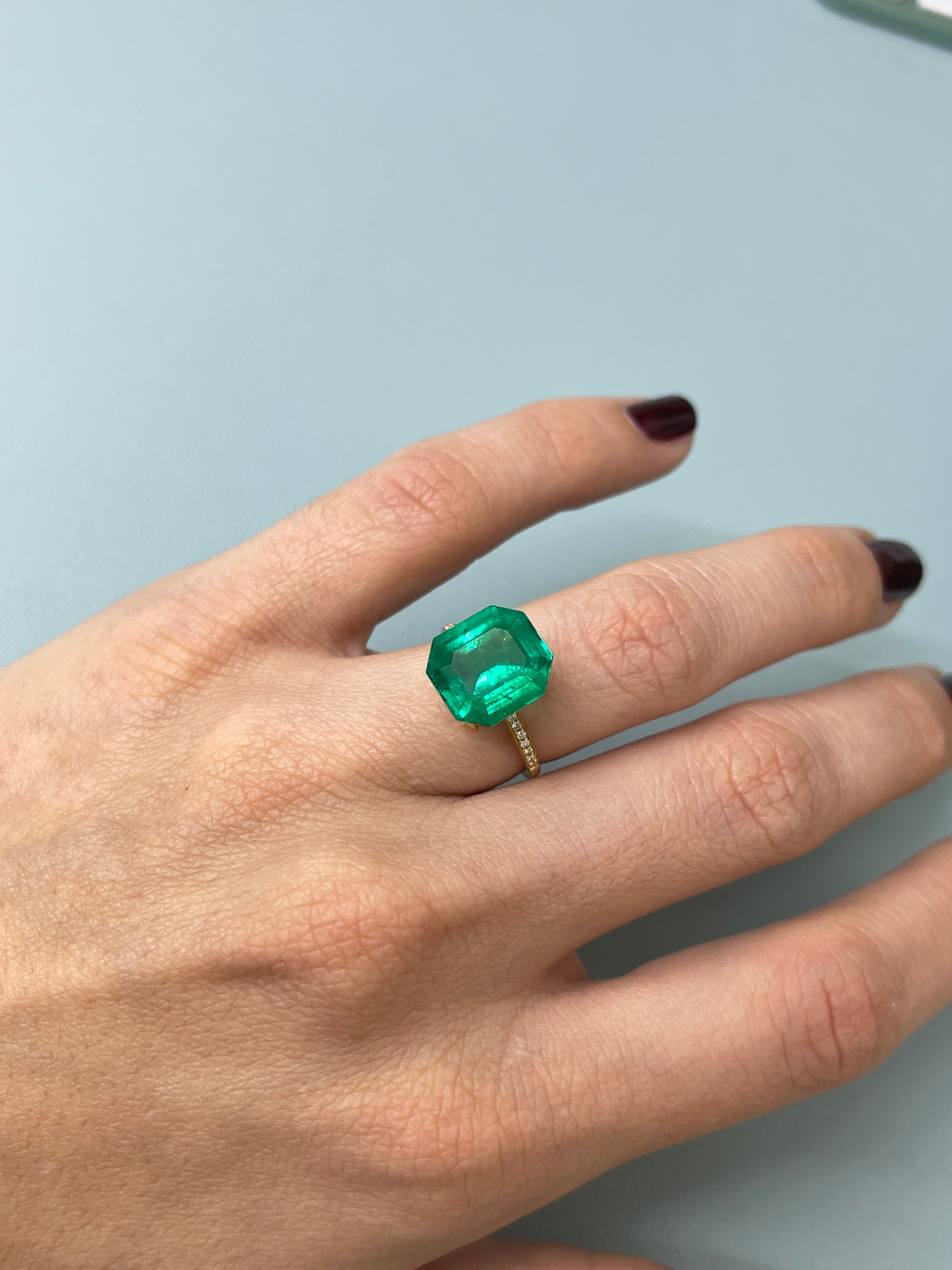 5.96 Carat 12x11mm AAA+ Natural Colombian Emerald - Loose Gemstone for Jewelry Making, Engagement Rings & Luxury Gifts