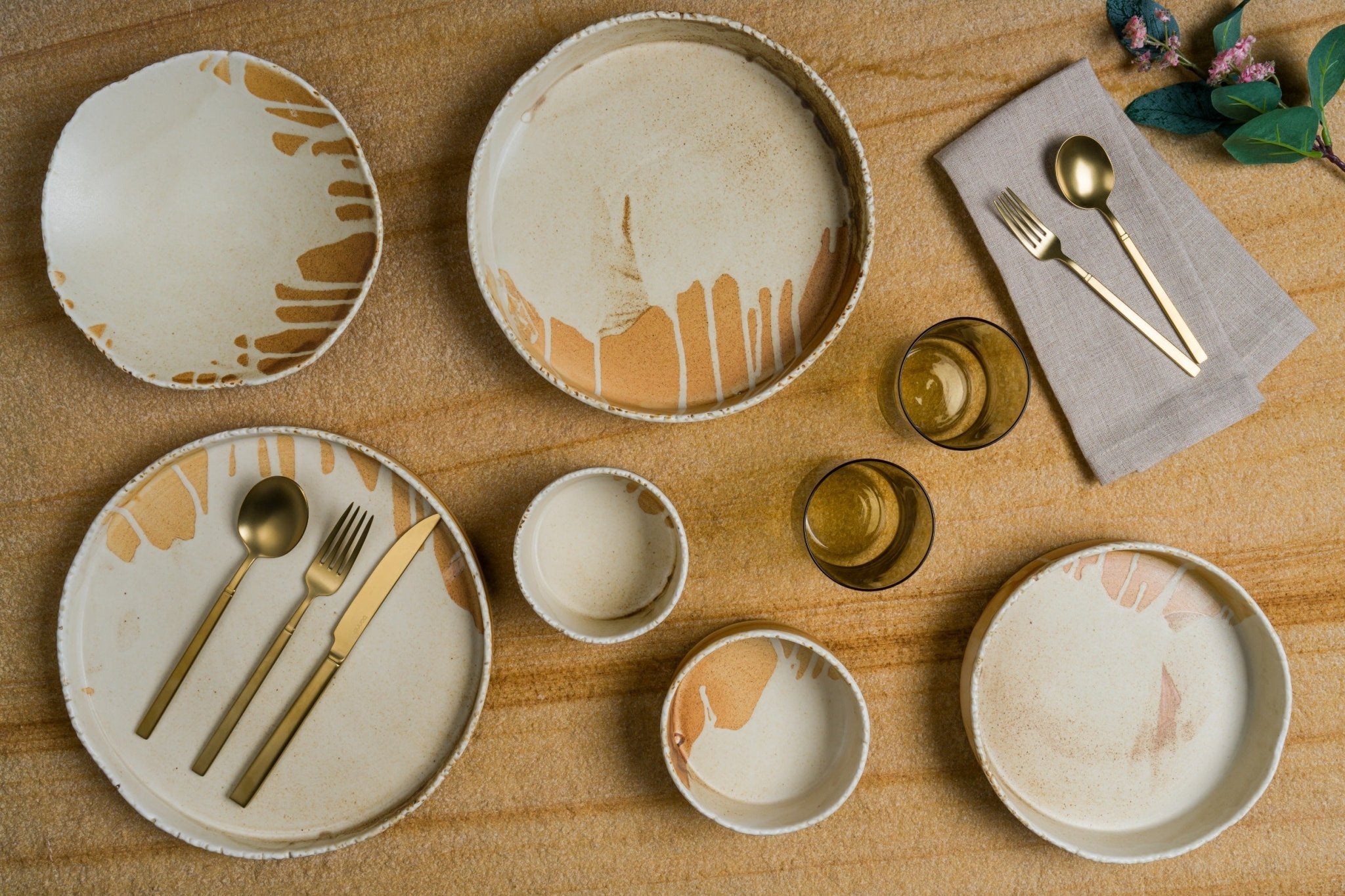 Premium Solis 24-Piece Dinnerware Set - Elegant Porcelain Plates, Bowls & Mugs for Everyday Dining & Entertaining - Perfect for Family Meals, Dinner Parties & Restaurant-Style Presentation