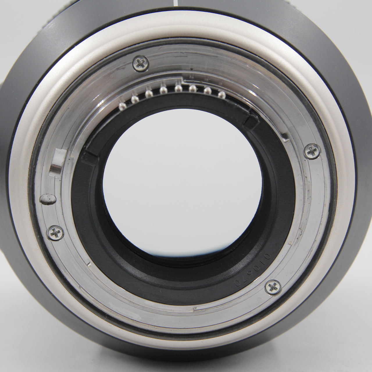 Used Tamron 85mm f/1.8 Di VC USD Lens for Nikon F Mount - Fast Aperture Portrait Lens with Vibration Compensation & Box - Perfect for Wedding Photography, Street Portraits & Low Light Shooting