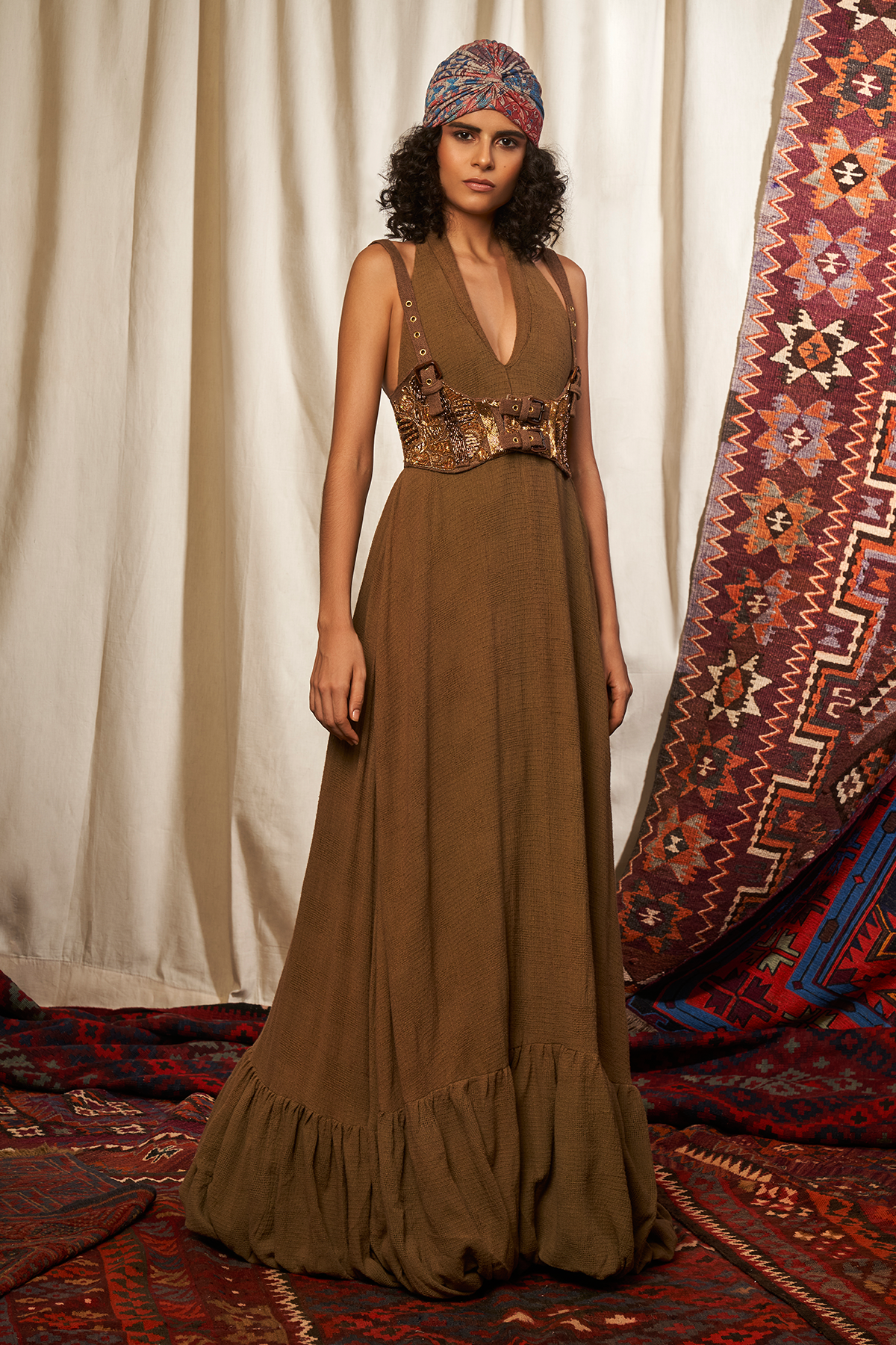 Elegant Brown Maxi Dress with Girdle - Baroque Embroidery Detail - Perfect for Weddings, Parties & Special Occasions