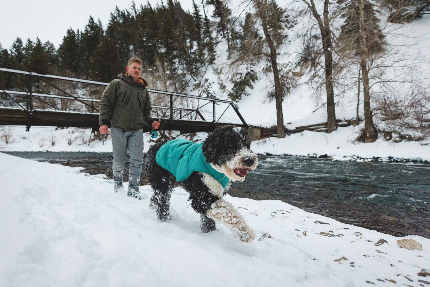 Ruffwear Quinzee™ Insulated & Foldable Dog Jacket - Fireweed Pink | Warm & Water-Resistant for Outdoor Adventures, Hiking & Cold Weather Protection