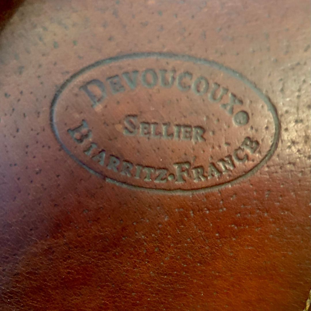 Devacoux Biarritz Original Close Contact Consignment Saddle - Size 17 Medium | English & Western Riding, Dressage, Jumping | Perfect for Professional Equestrians & Horse Shows