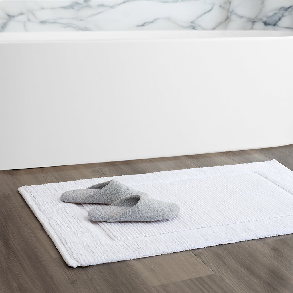 Premium White Ribbed Bath Mat - Soft, Absorbent & Non-Slip Bathroom Rug for Shower, Tub & Vanity Area - Perfect for Modern Home Decor