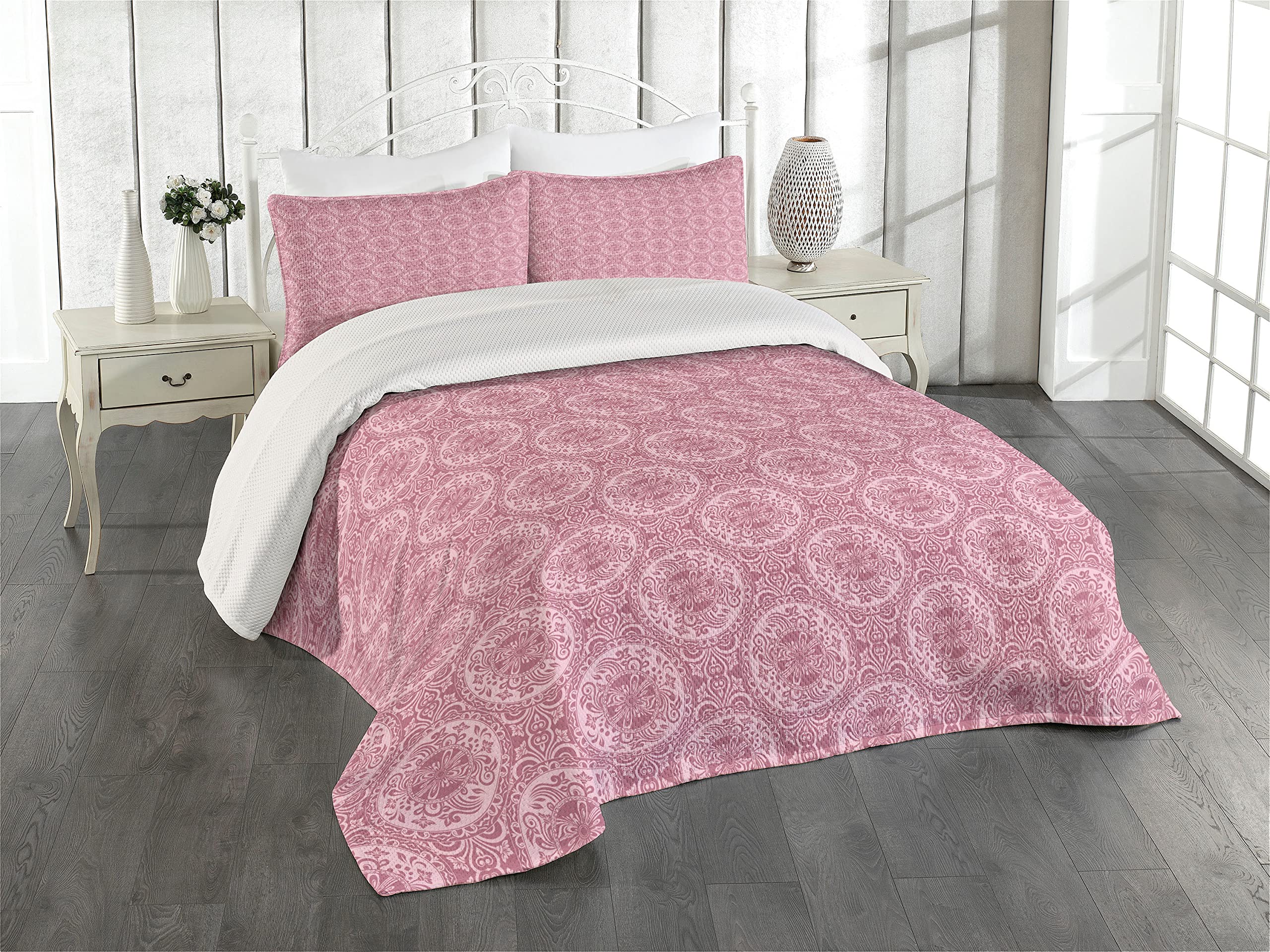 Ambesonne King Size 3-Piece Damask Quilted Bedspread Set with 2 Pillow Shams - Monochrome Mystic Floral & Geometric Pattern in Dried Rose - Luxury Bedding for Master Bedroom, Guest Room & Hotel Decor