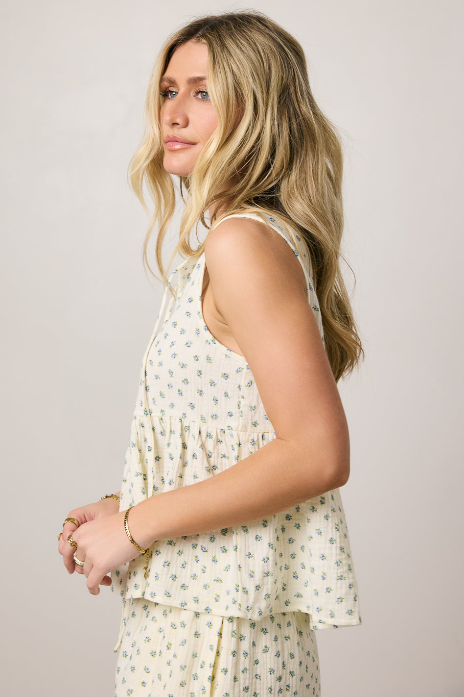 Amari Floral Top for Women - Elegant Floral Print Blouse, Summer Casual T-Shirt, Perfect for Office, Date Night & Vacation