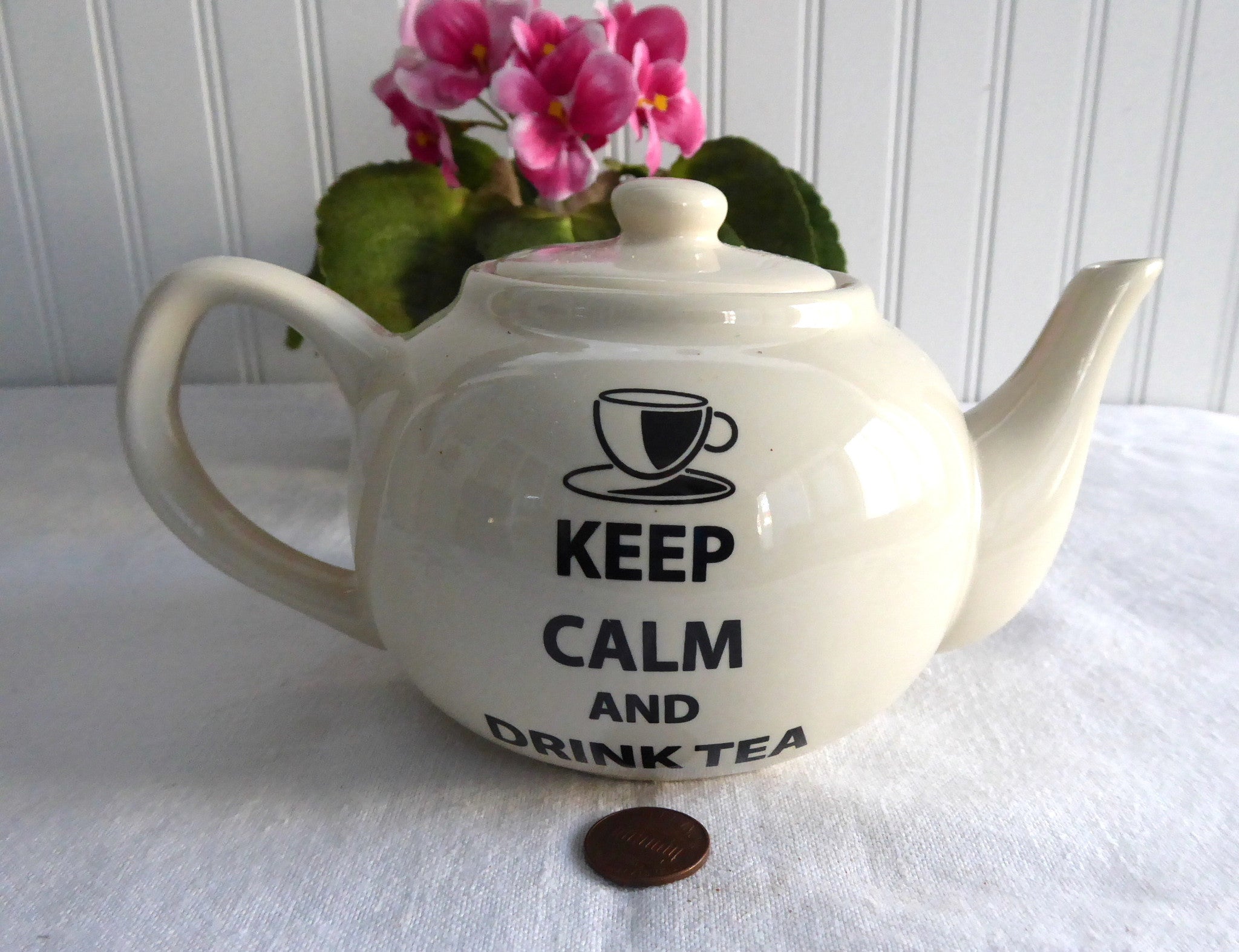 Vintage Teapot for Two - Keep Calm and Drink Tea by Old Pottery Company - Perfect for Afternoon Tea, Gifts & Cozy Moments