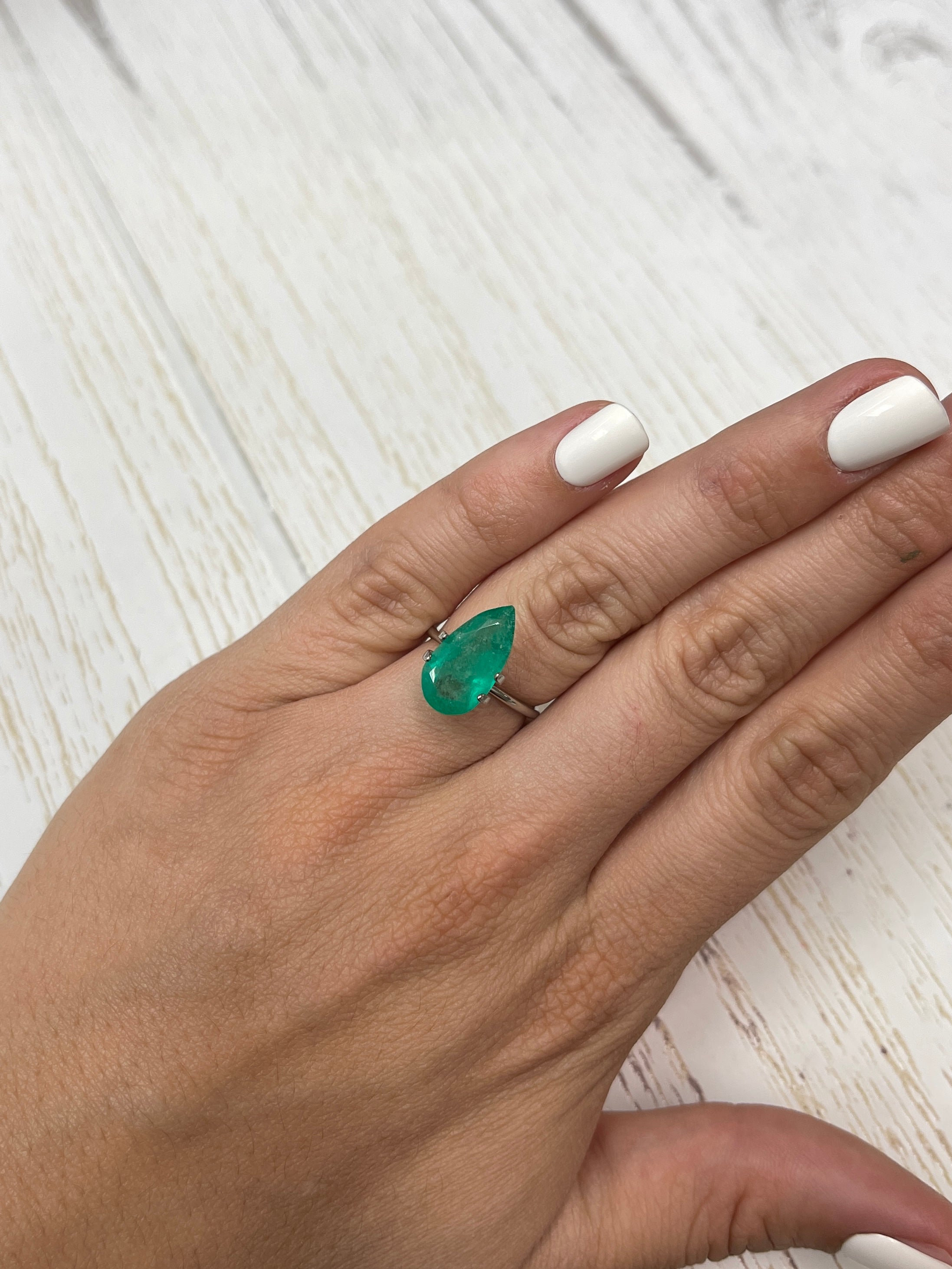 3.84 Carat 16x8.5mm Green Natural Loose Colombian Emerald Pear Cut Gemstone for Jewelry Making, Engagement Rings & Luxury Gifts