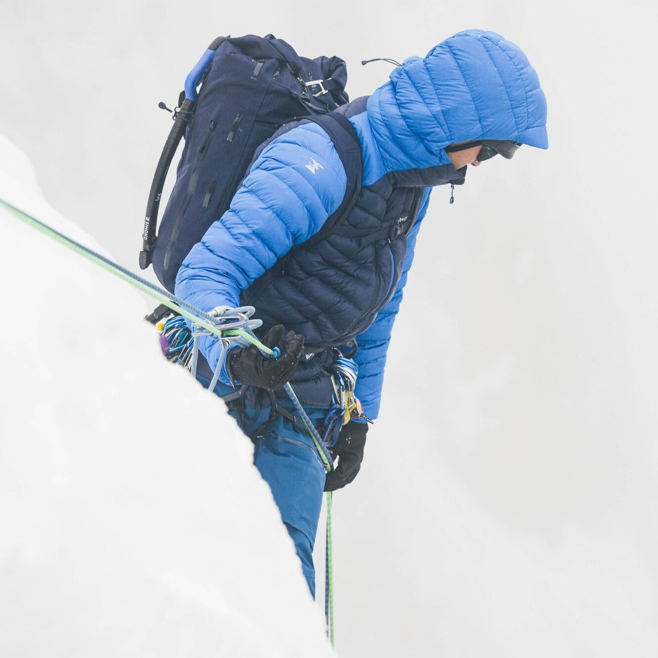 Simond Ice 30L Waterproof Mountaineering Backpack - Lightweight Hiking Climbing Pack for Outdoor Adventures - Perfect for Camping, Trekking & Alpine Expeditions