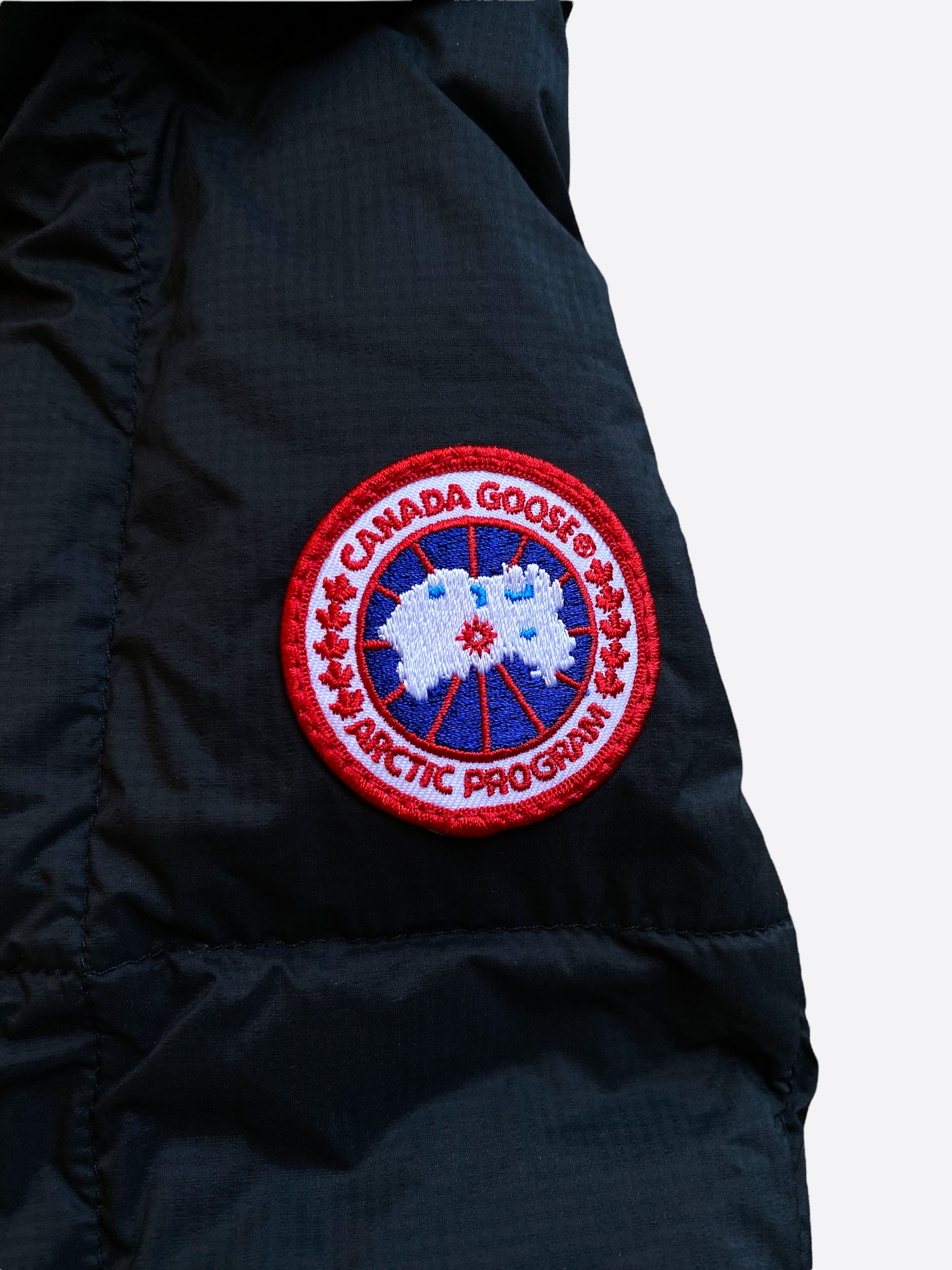 Canada Goose Alliston Women's Water-Resistant Down Jacket - Black Winter Coat for Outdoor Activities & Urban Fashion