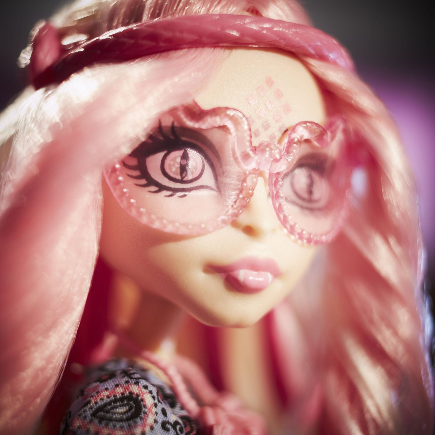 Monster High Frights Camera Action Viperine Gorgon Doll - Collectible Fashion Doll for Kids & Fans | Perfect for Playtime, Display & Gift Giving