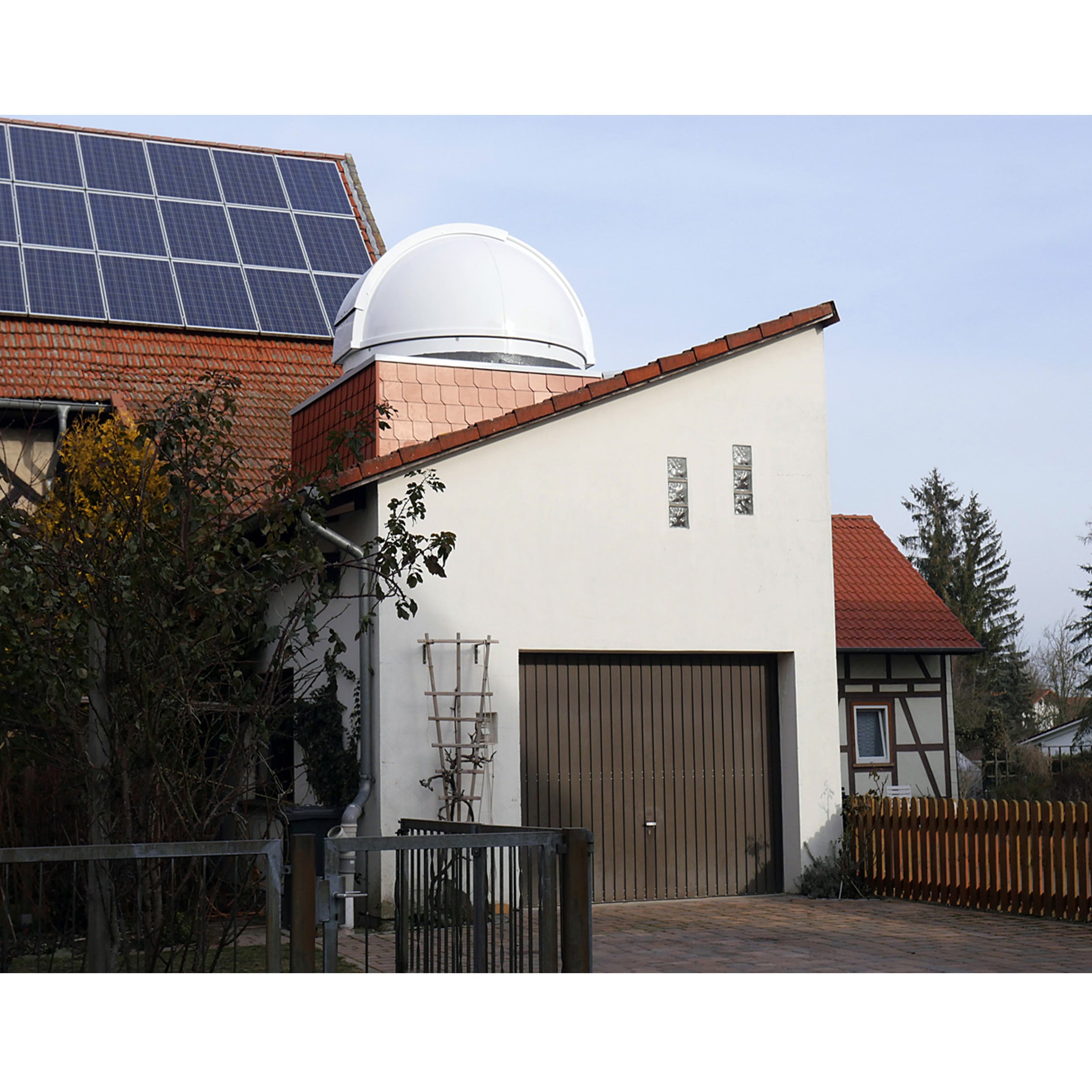 Pulsar 2.2m Short Height Observatory Dome for Astronomy & Stargazing - Compact Portable Telescope Shelter for Backyard Observatories & Astrophotography