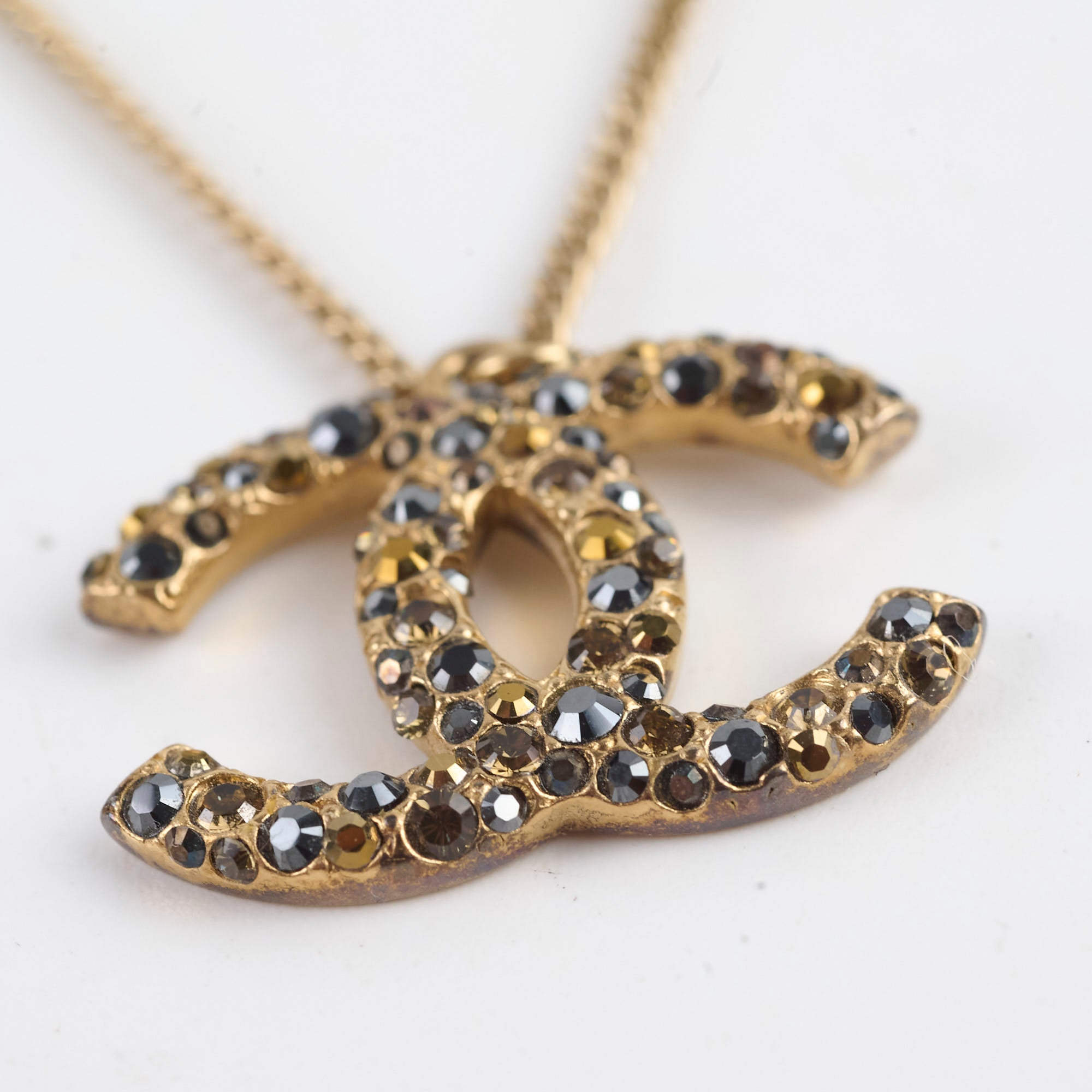 Chanel CC Logo Crystal Necklace for Women - Elegant Luxury Pendant Jewelry Gift for Birthday, Anniversary & Special Occasions