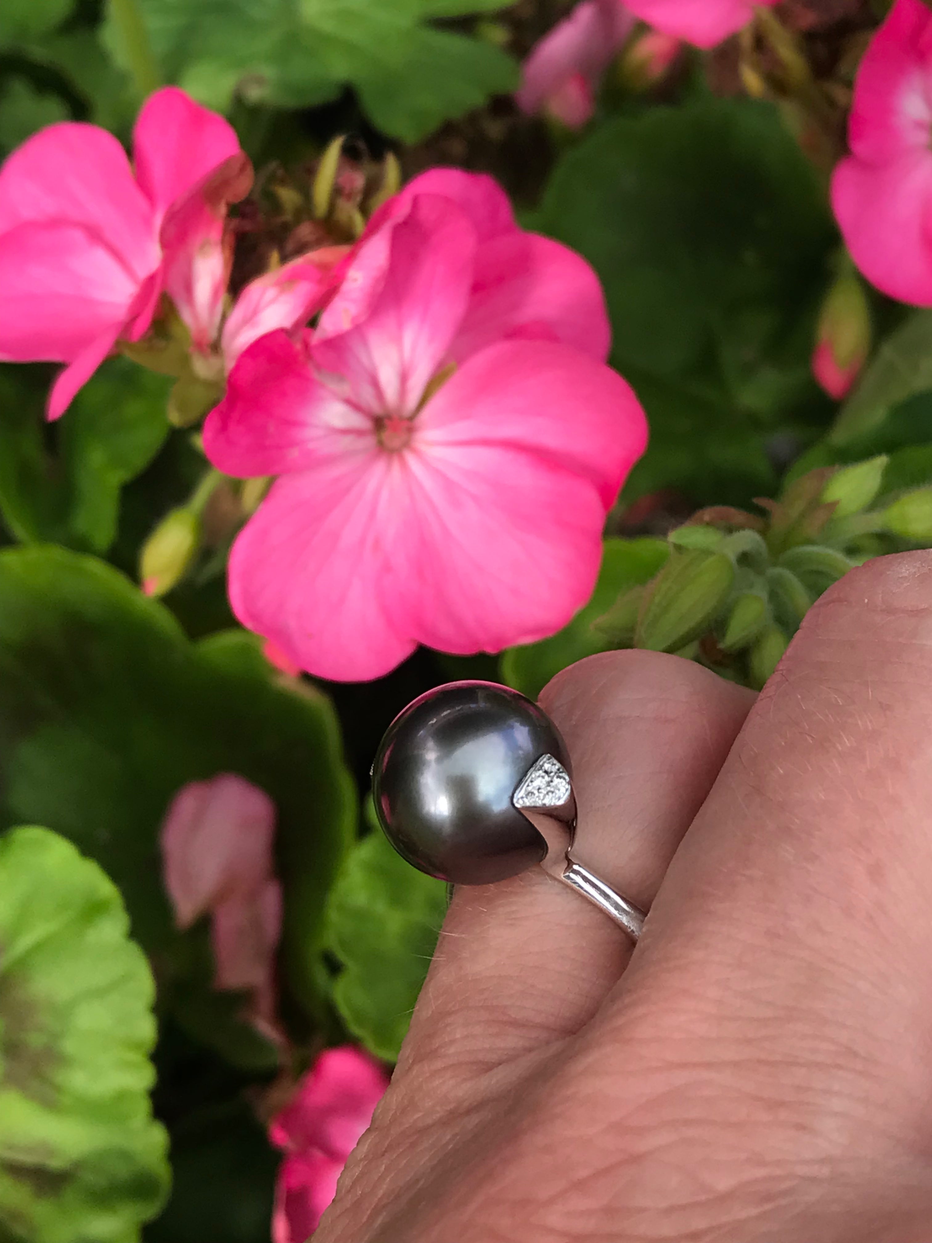 18ct White Gold Tahitian Pearl and Diamond Ring - Elegant Jewelry for Weddings, Anniversaries & Special Occasions