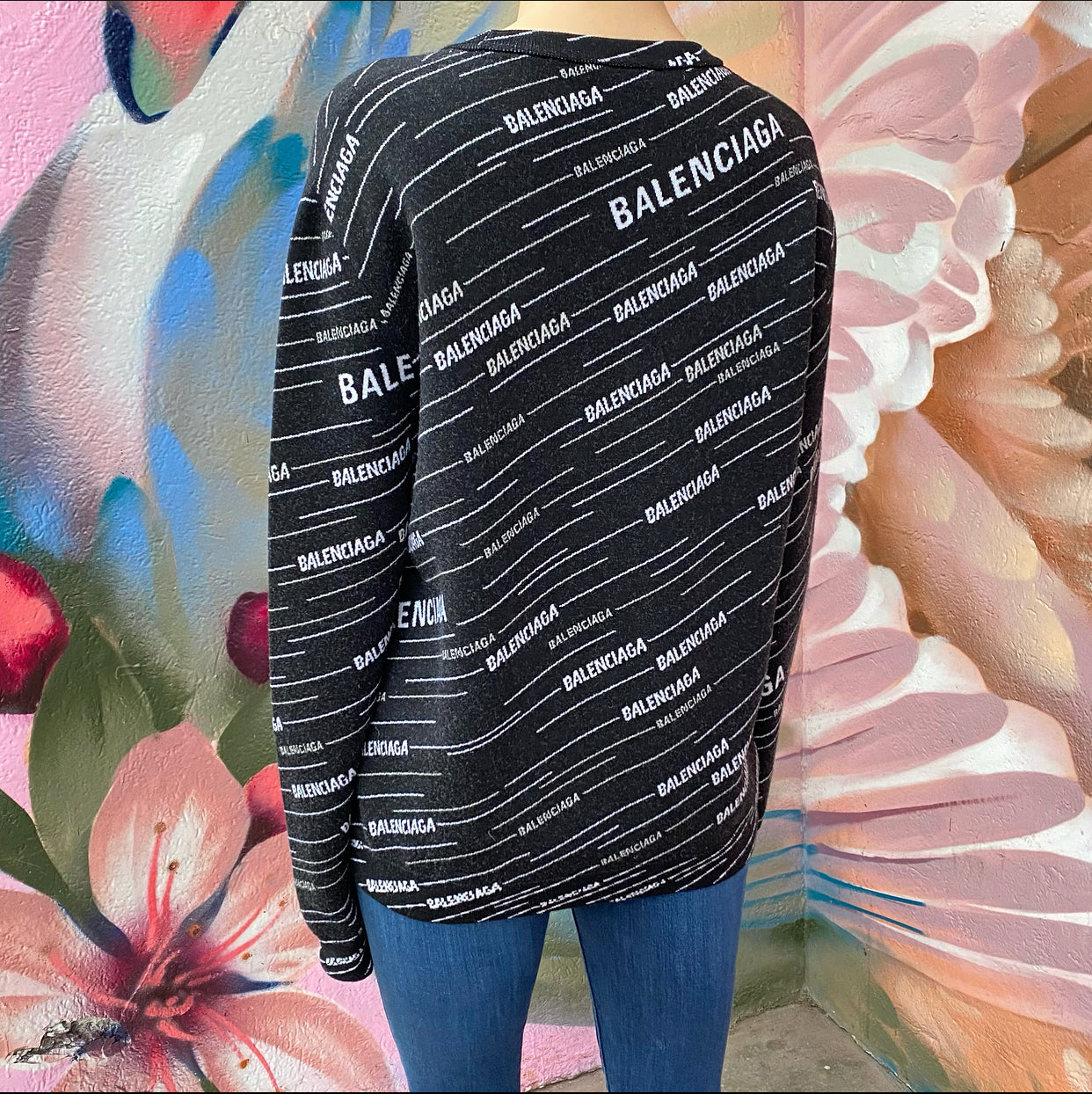 Balenciaga Black Wool Logo Knit Sweater for Men & Women - Cozy Winter Pullover, Casual Luxury Sweater for Outfits, Parties & Daily Wear (Size S/M)