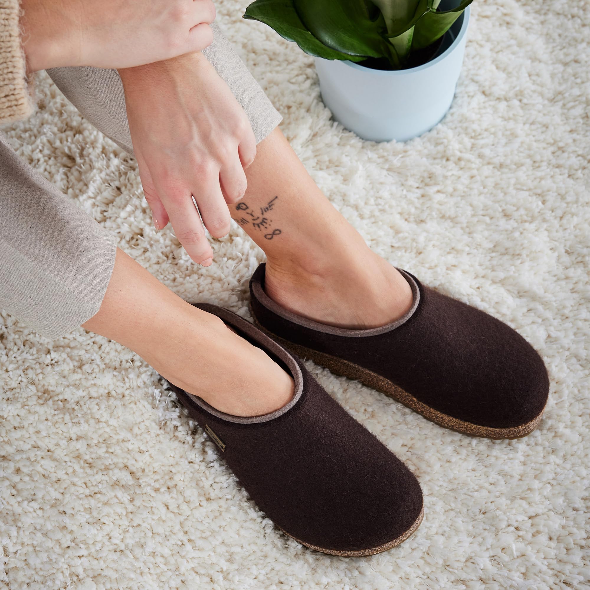 HAFLINGER Girls' Open Back Slippers - Soft Wool Comfort House Shoes for Kids, Size 6 US (42 EU), Paprika Red - Perfect for Indoor Wear, Playtime & Cozy Relaxation at Home