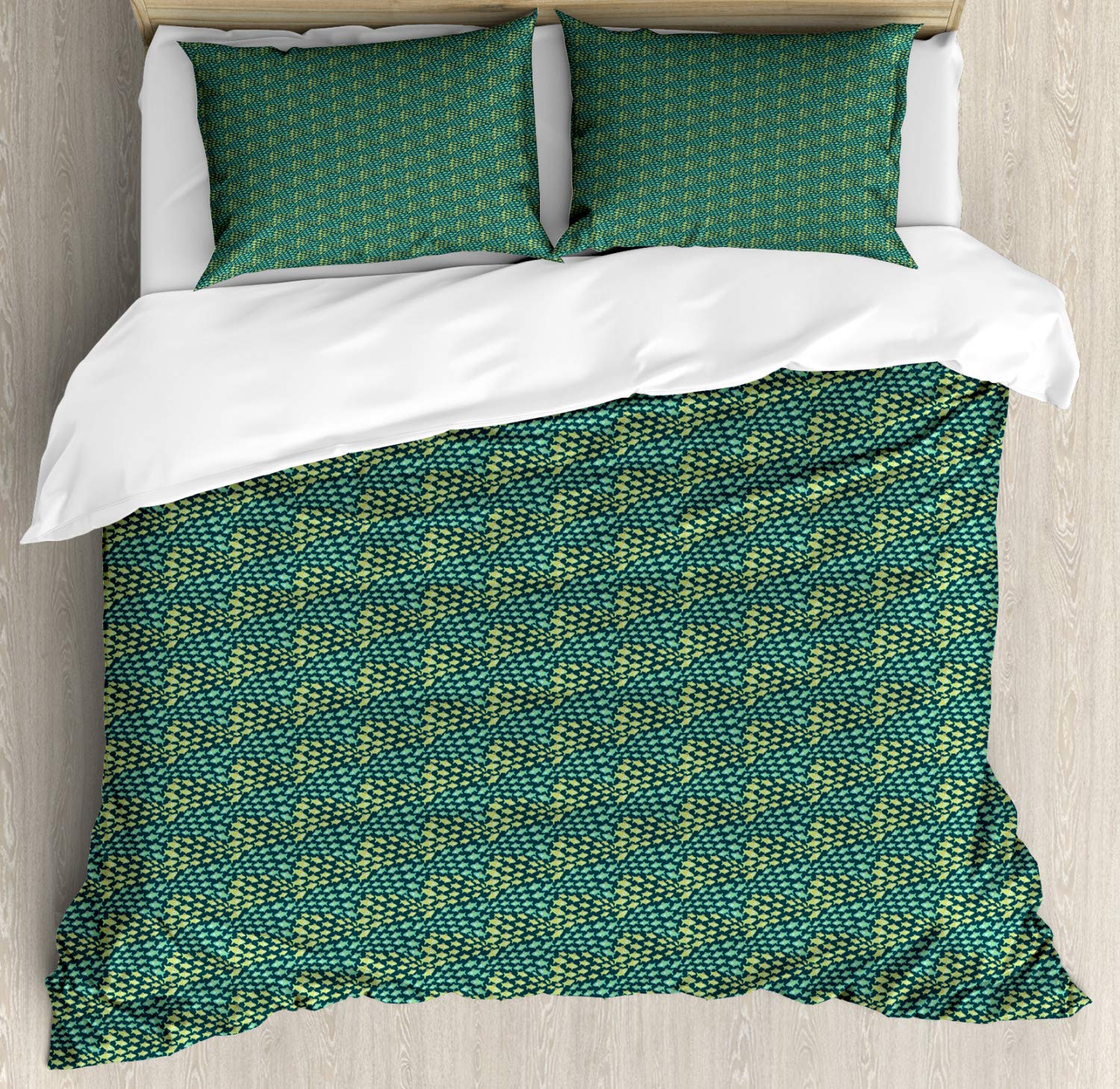 Ambesonne Queen Size Duvet Cover Set - 3 Piece Underwater Fish & Aquatic Animals Bedding in Shamrock Green, Includes 2 Pillow Shams | Soft & Breathable for Comfortable Sleep | Perfect for Kids Rooms, Beach Themed Bedrooms & Ocean Lovers