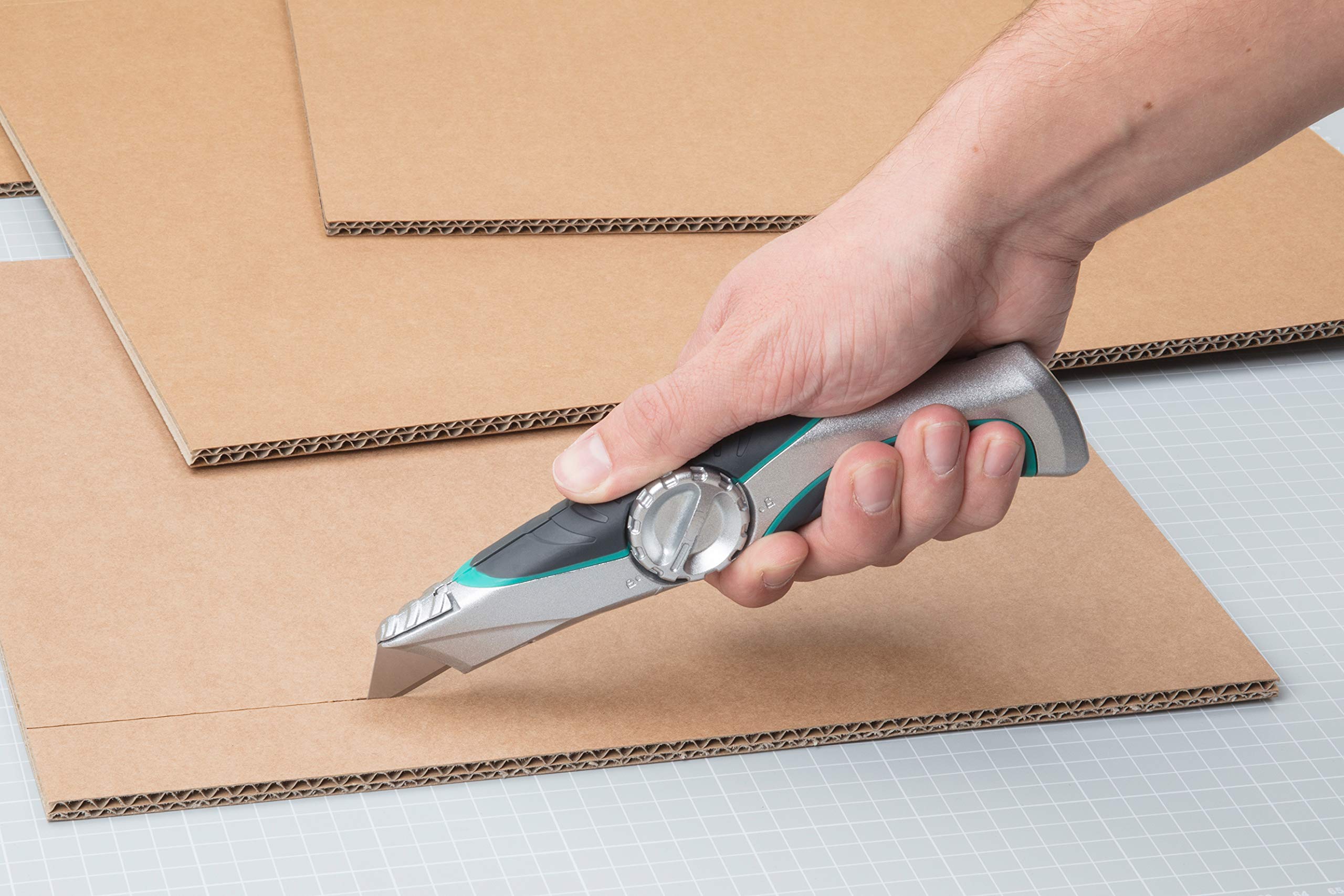 Wolfcraft Professional Trapezium Blade Knife with Fixed Blade I 4089000 | Heavy Duty Craft Knife for Cutting Wood, Leather & Solid Materials | Perfect for Woodworking, DIY Projects & Crafting