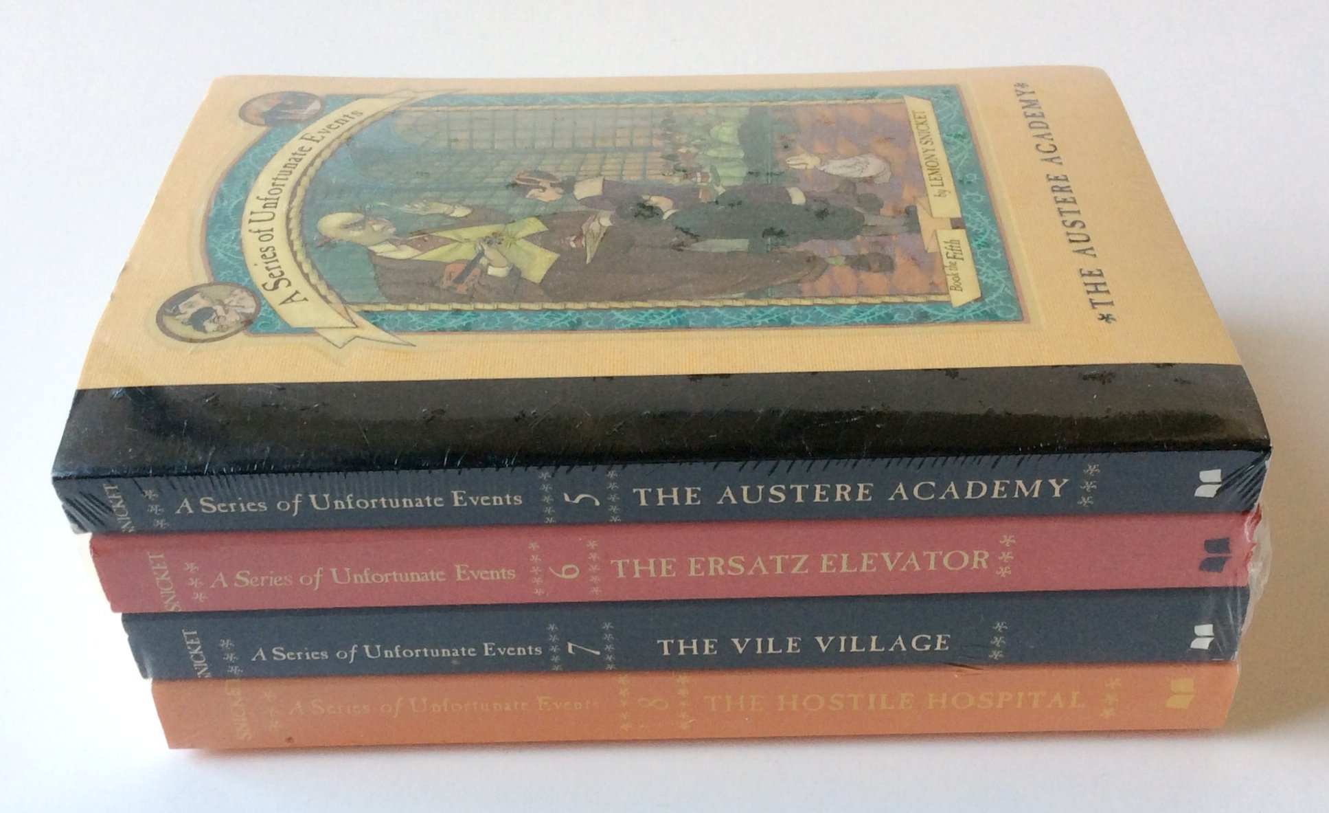 A Series of Unfortunate Events Books 5-8 Box Set | Lemony Snicket | Complete Collection for Kids & Teens | Perfect for Reading, Gifts & Classroom Libraries